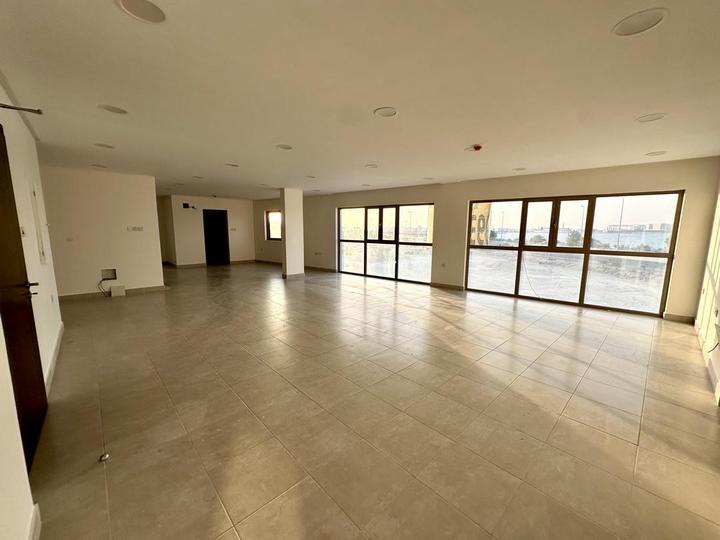 property 1402 image 0