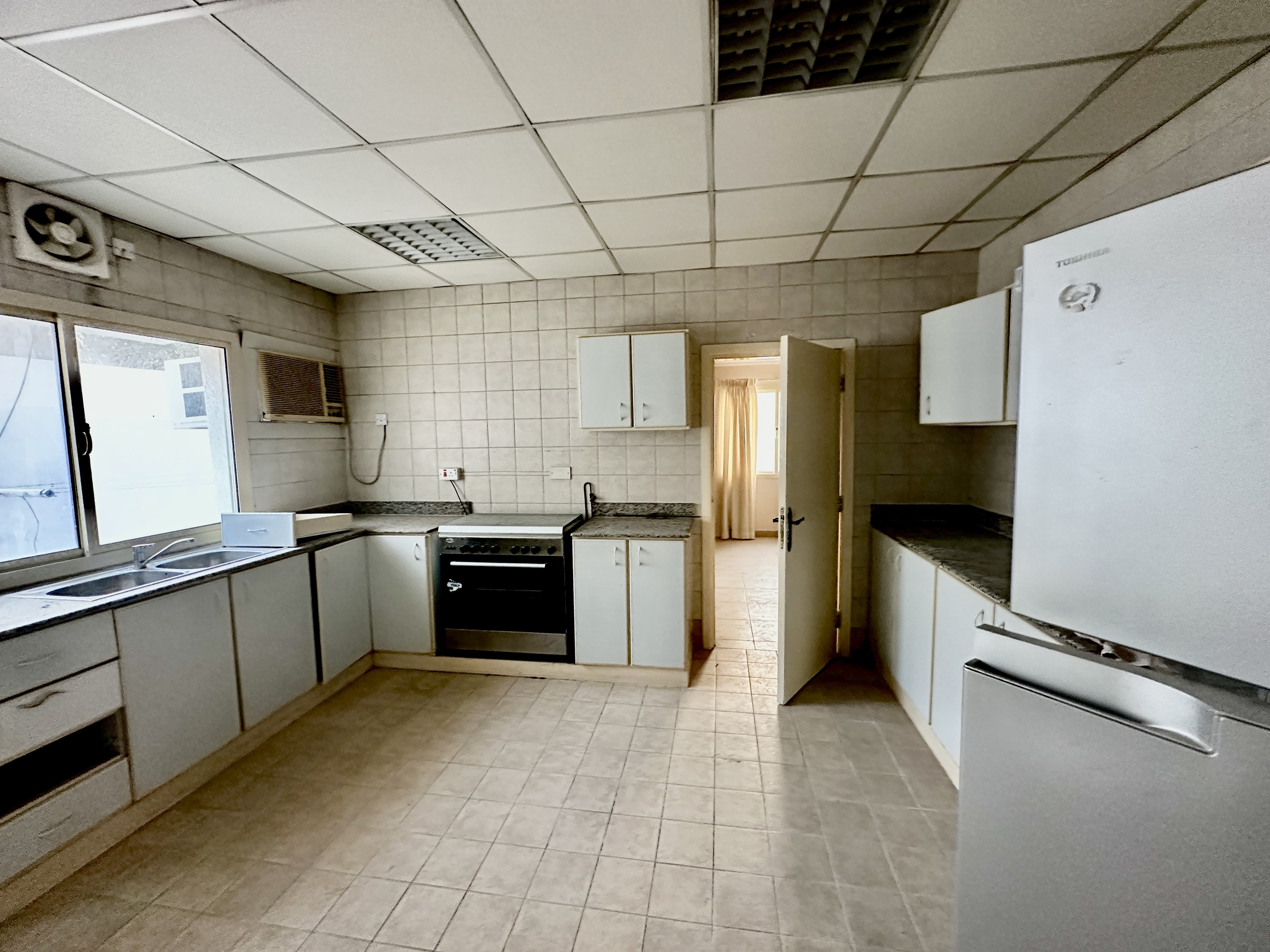 property 1480 image 9