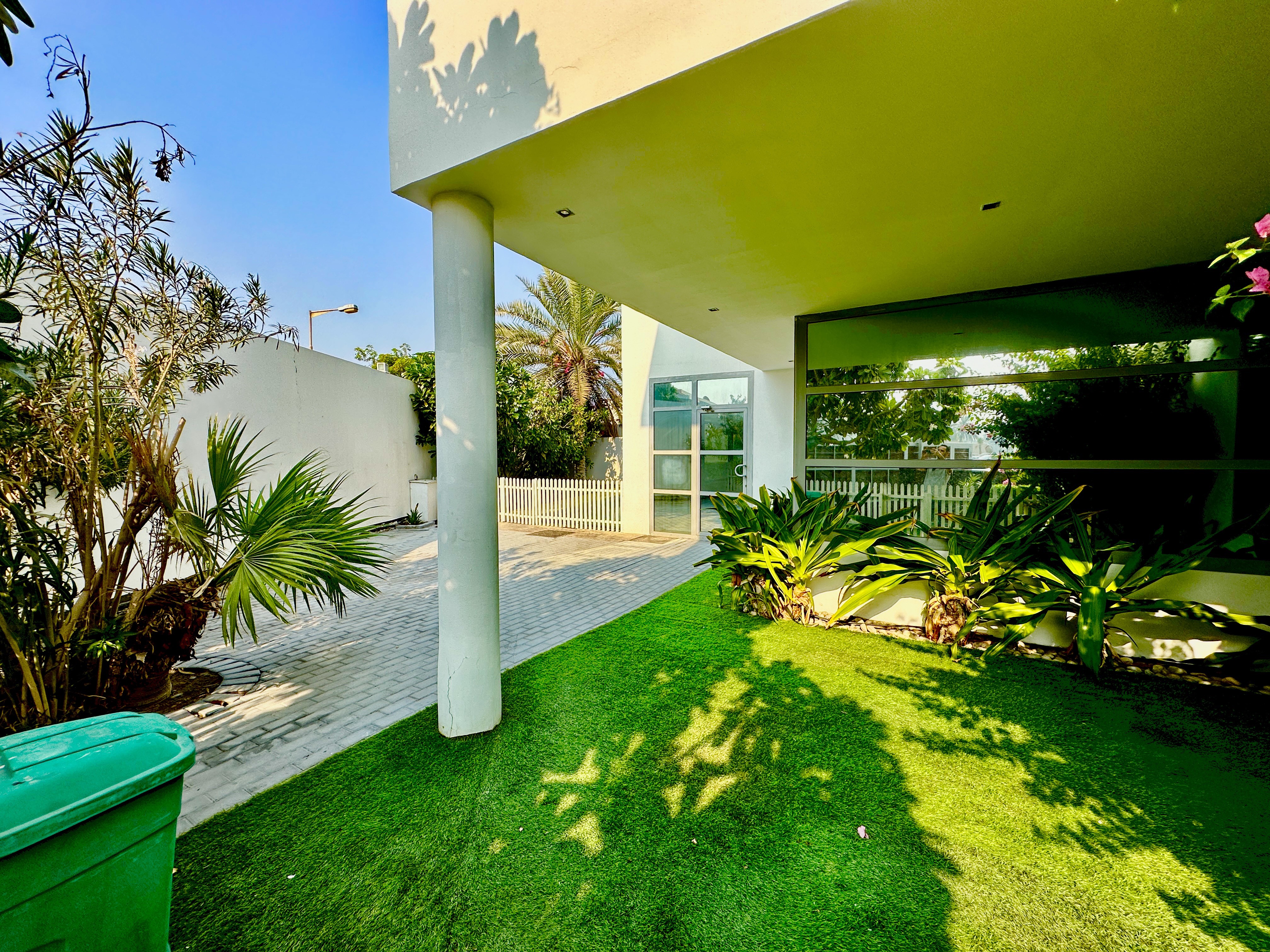 property 1498 image 1