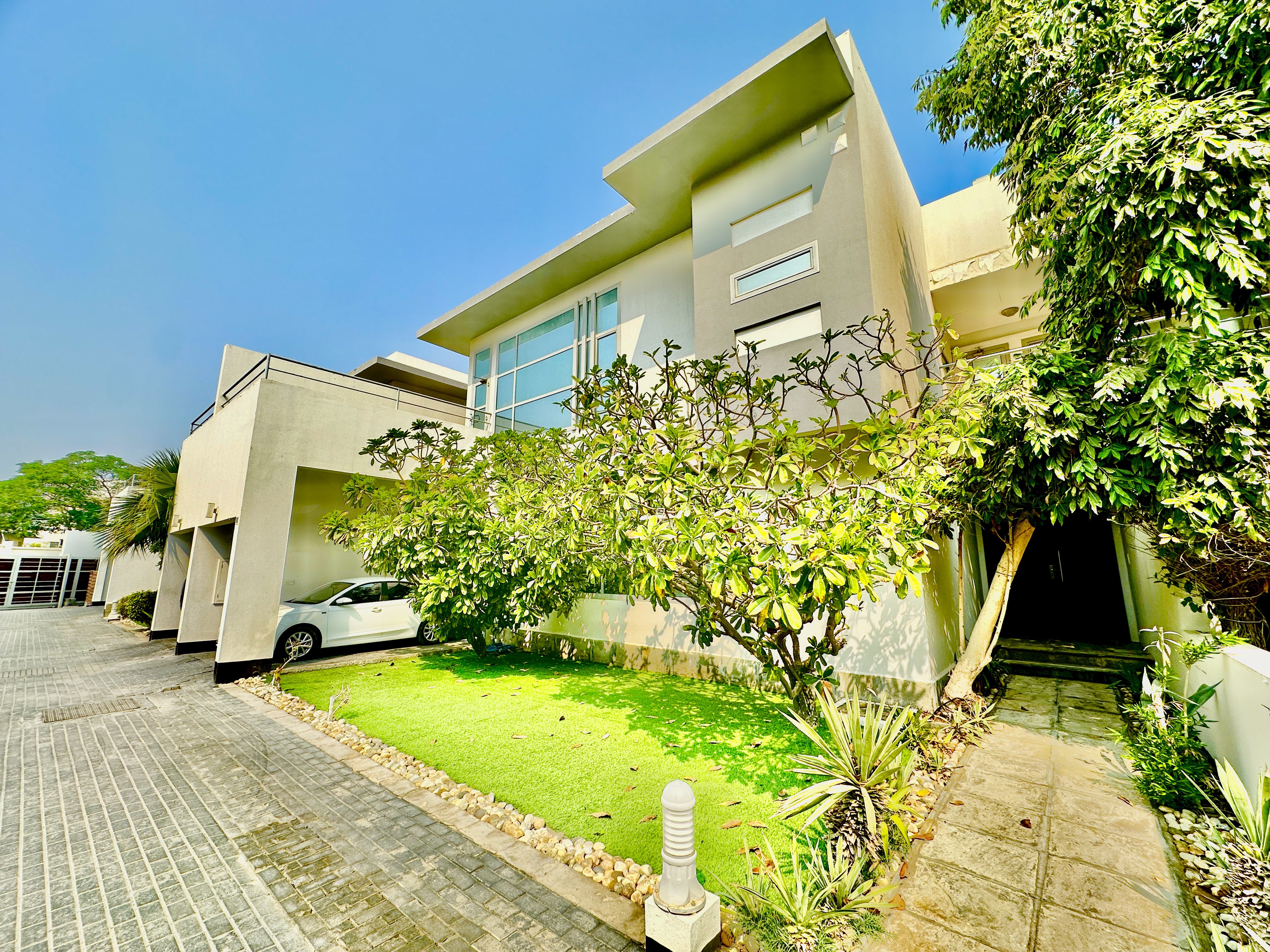 property 1499 image 0