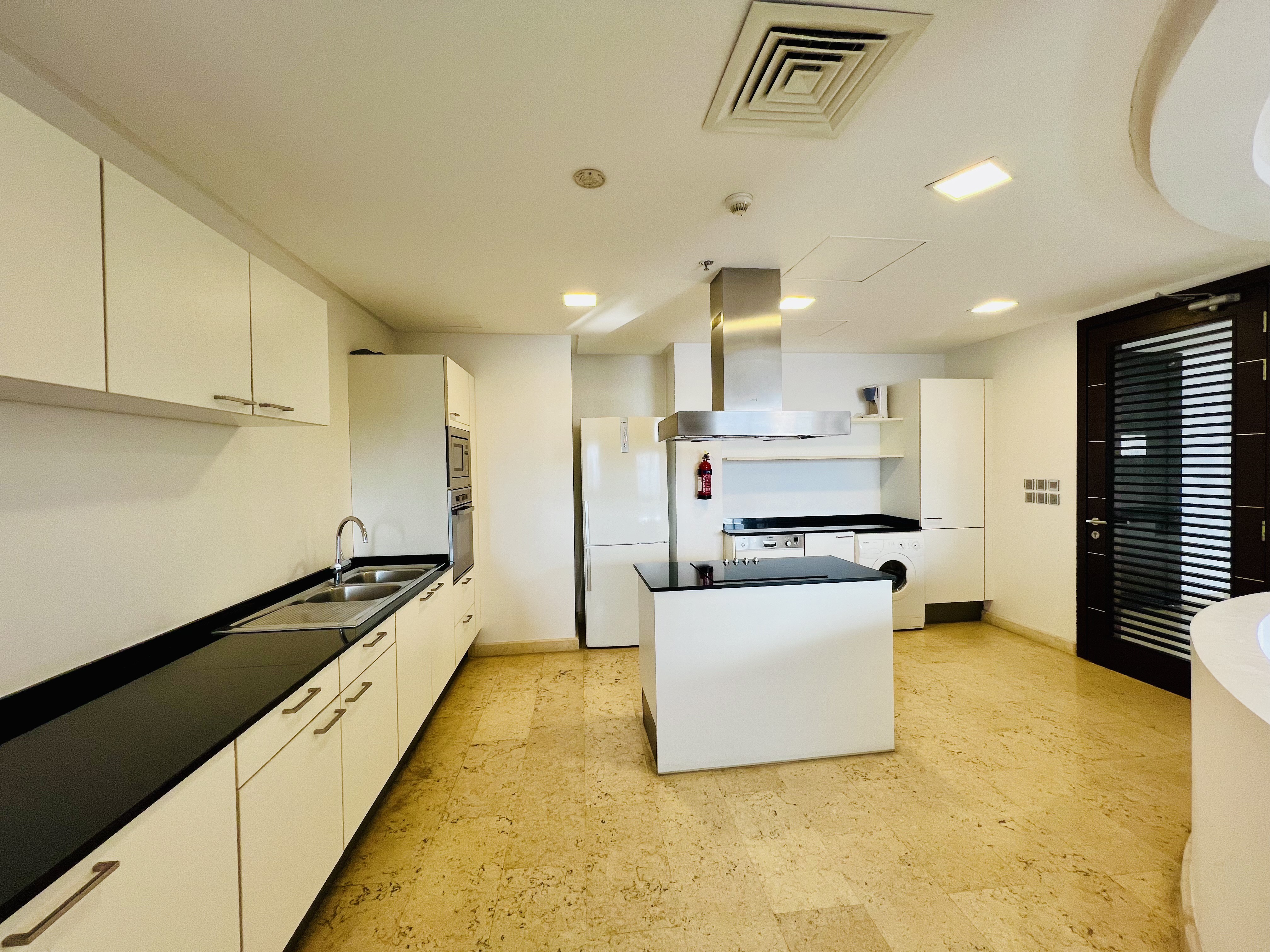 property 1528 image 3