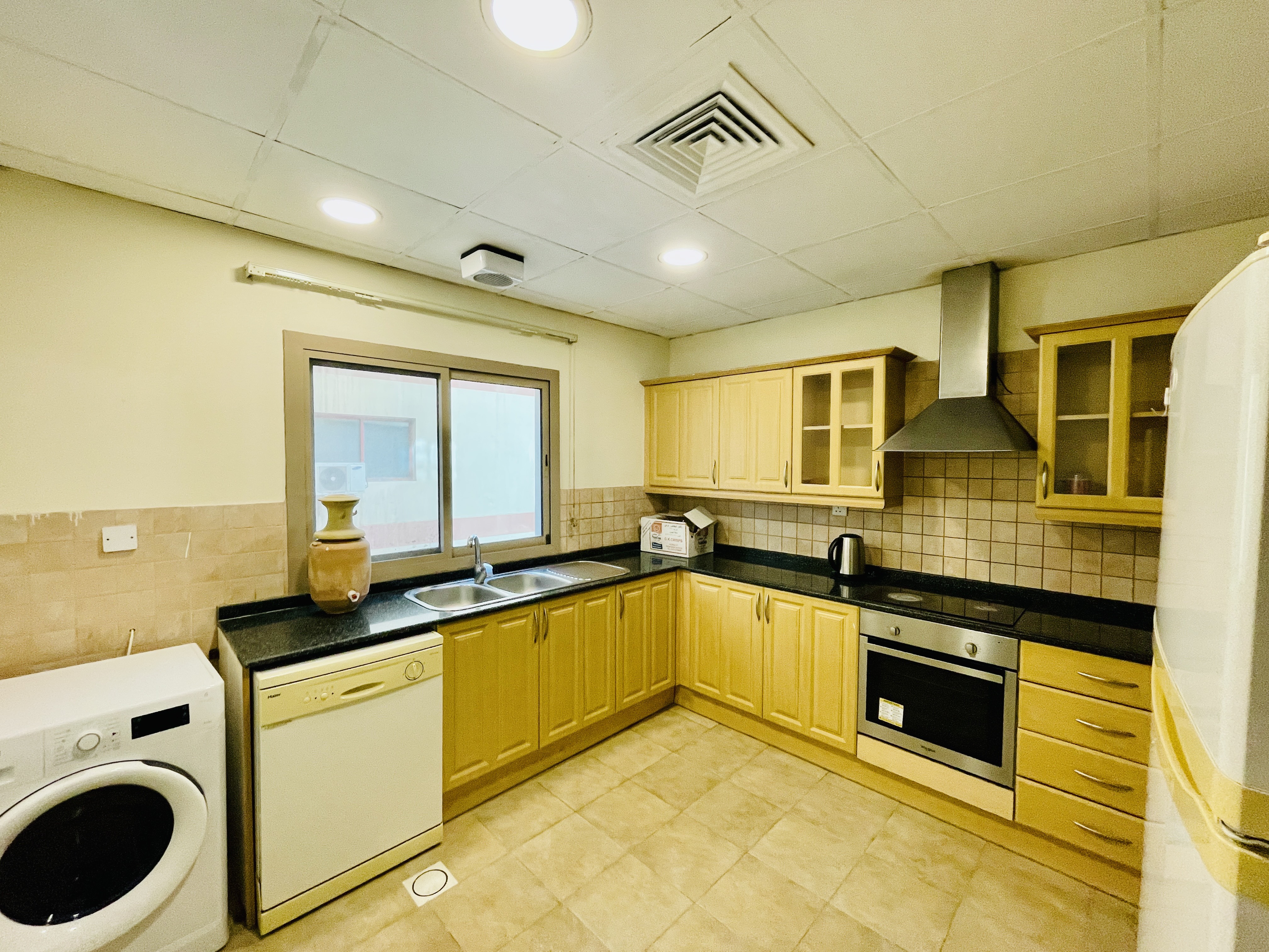 property 1579 image 4