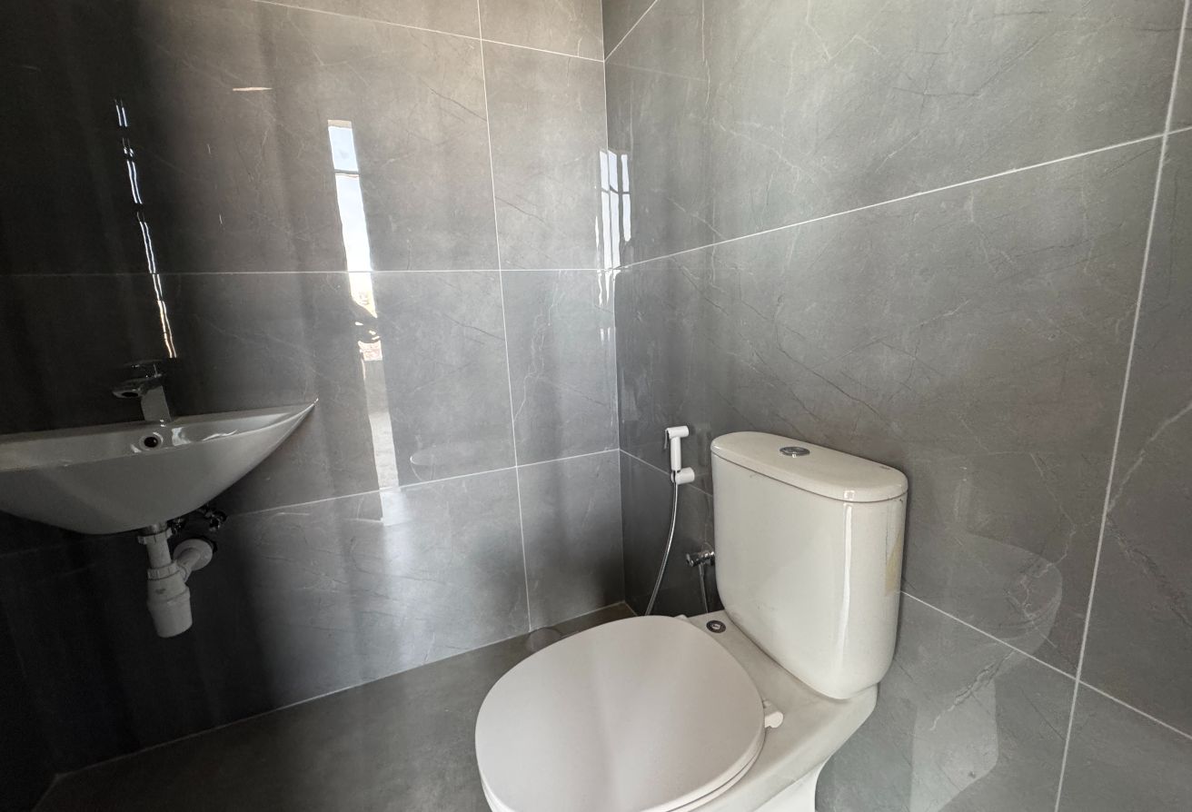 property 1585 image 2