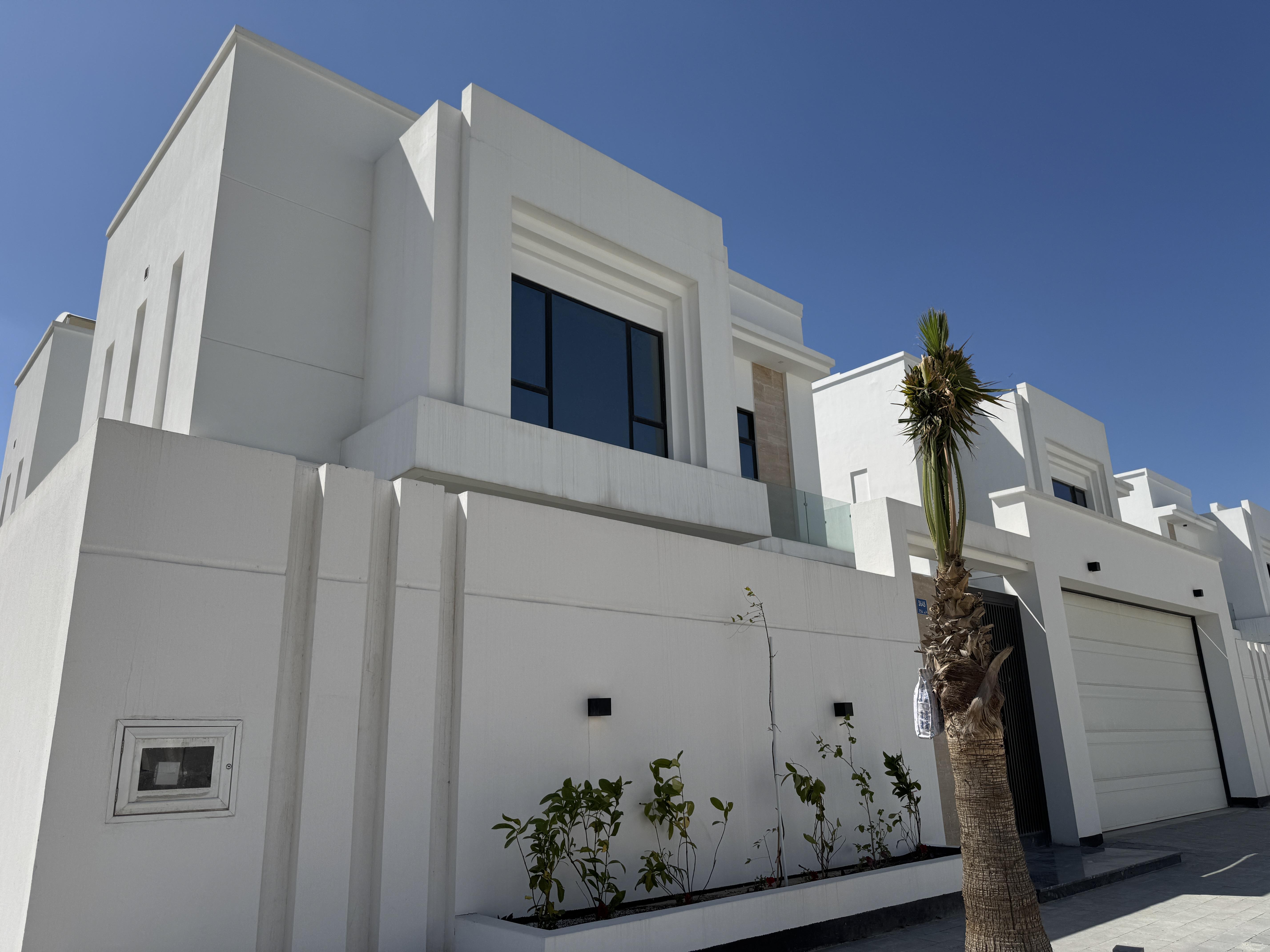 property 1611 image 0
