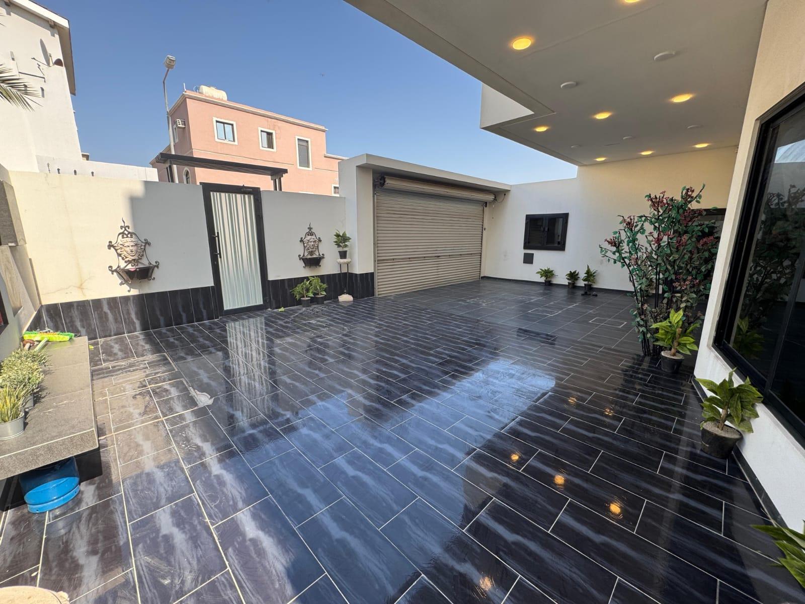 property 1677 image 0