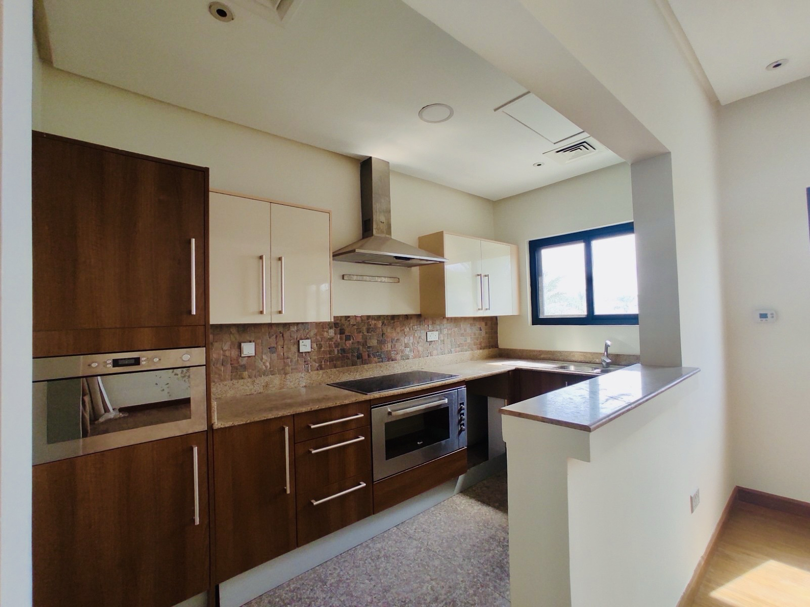 property 1780 image 4