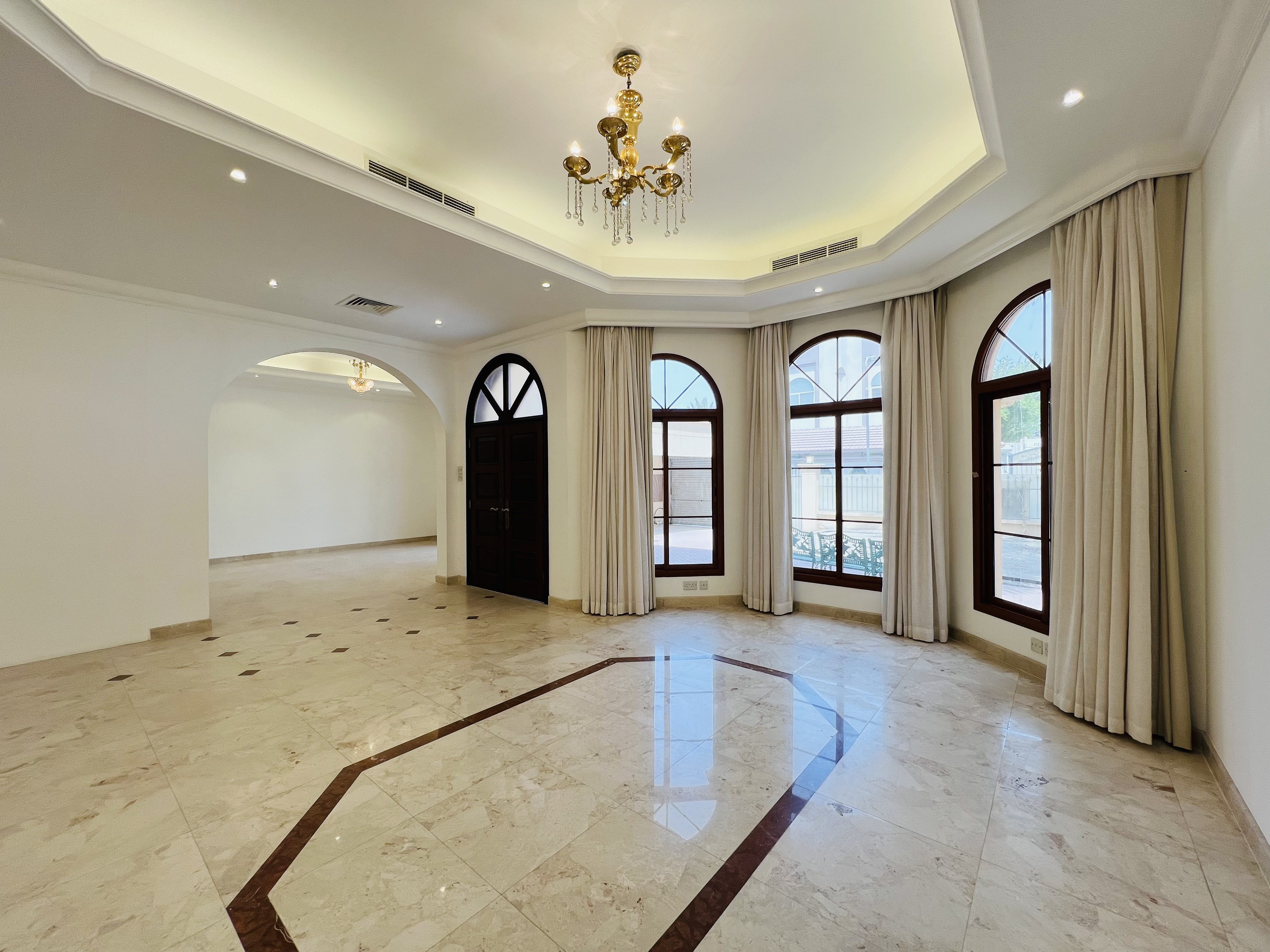 property 2339 image 1