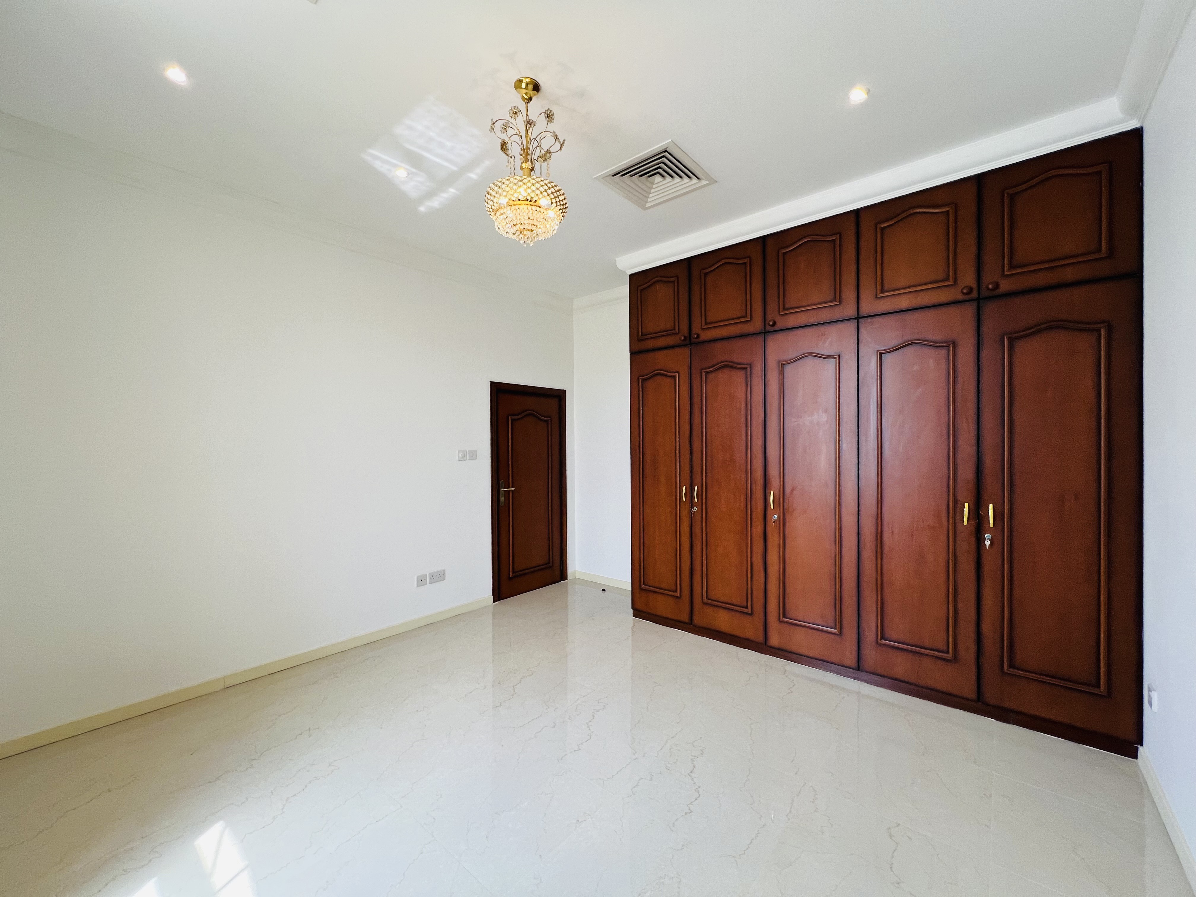 property 2339 image 14