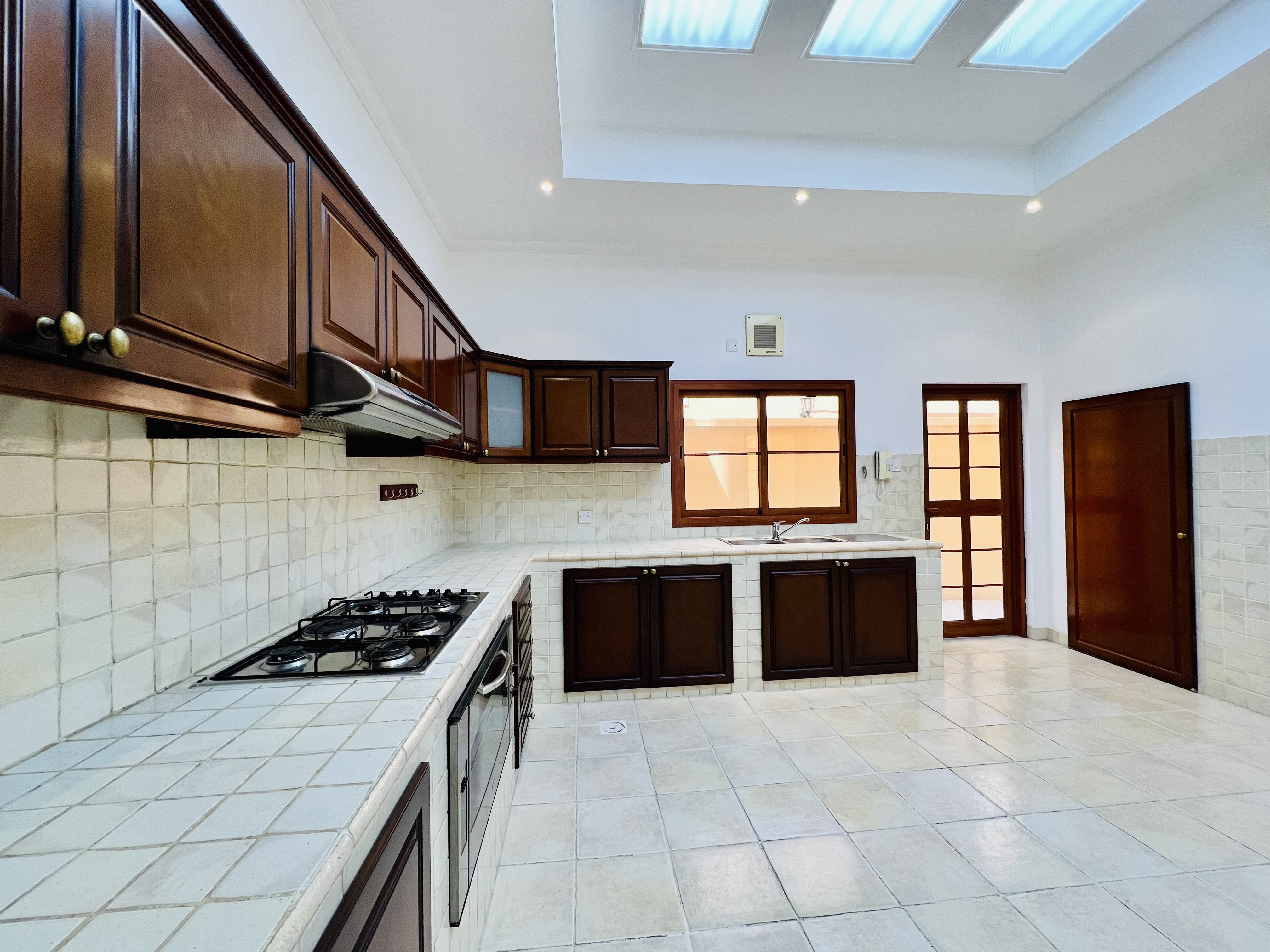 property 2339 image 6