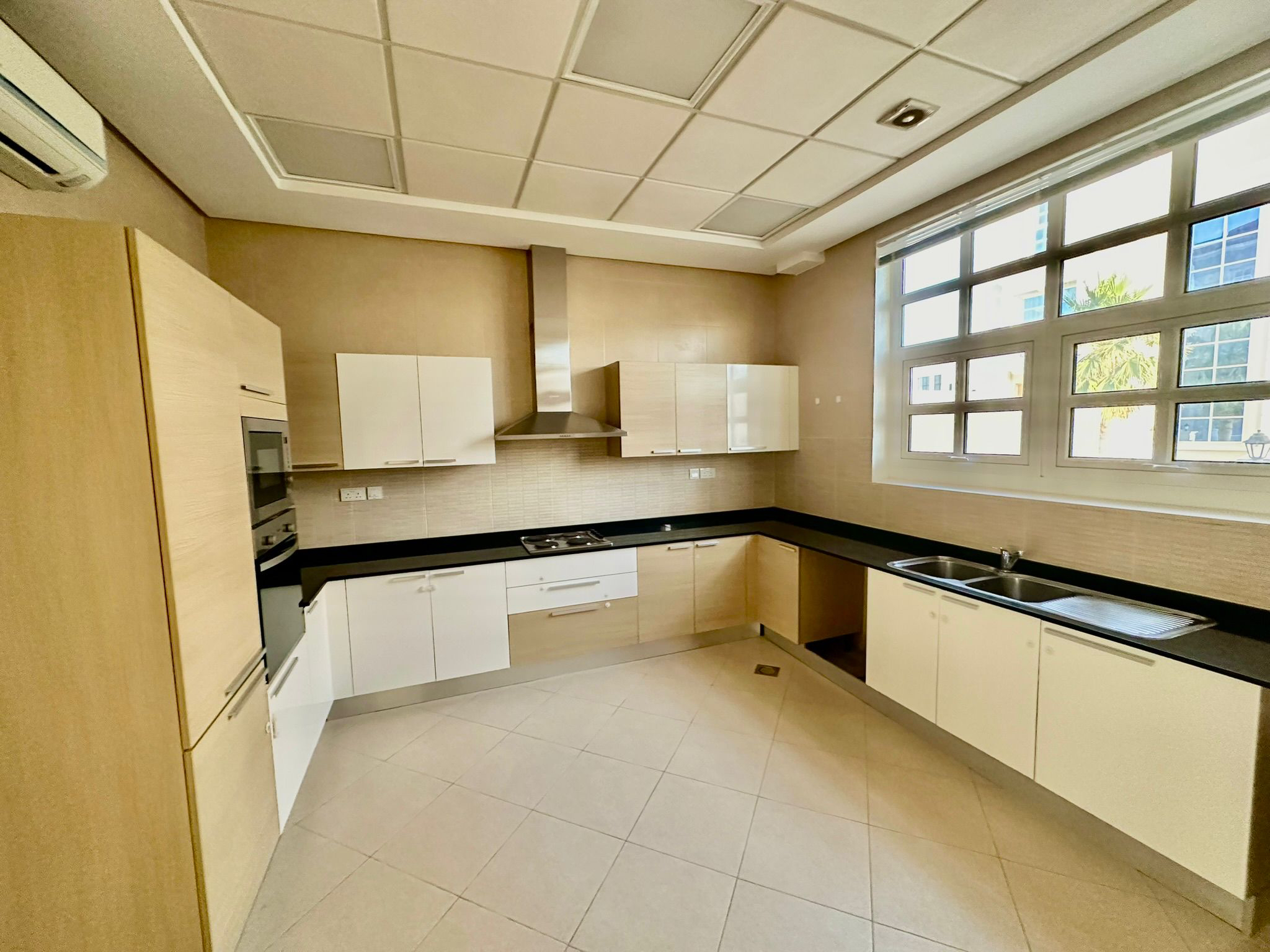 property 2350 image 15