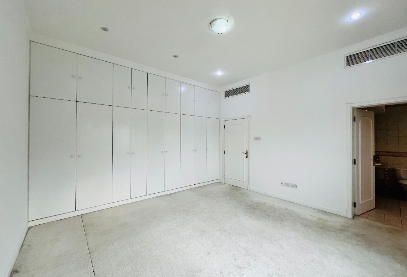 property 2352 image 10