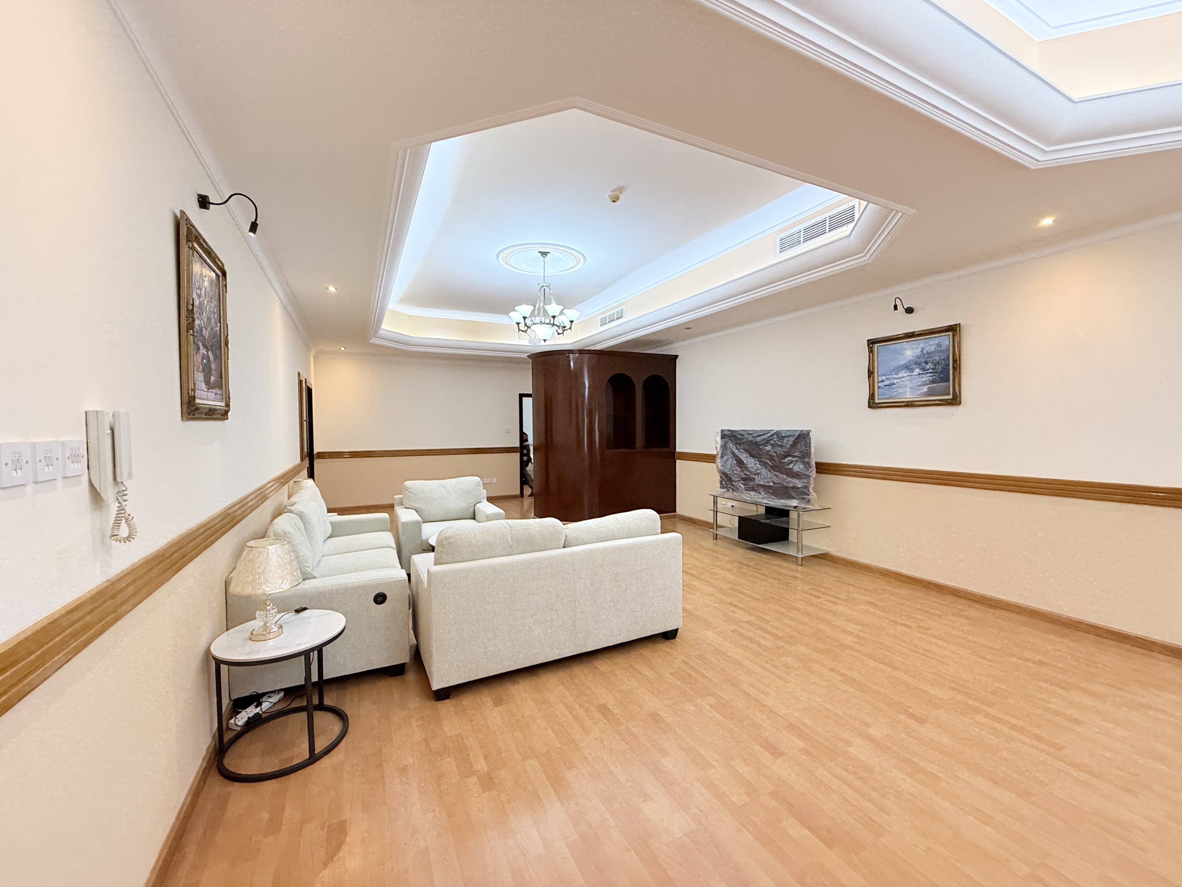 property 2359 image 0