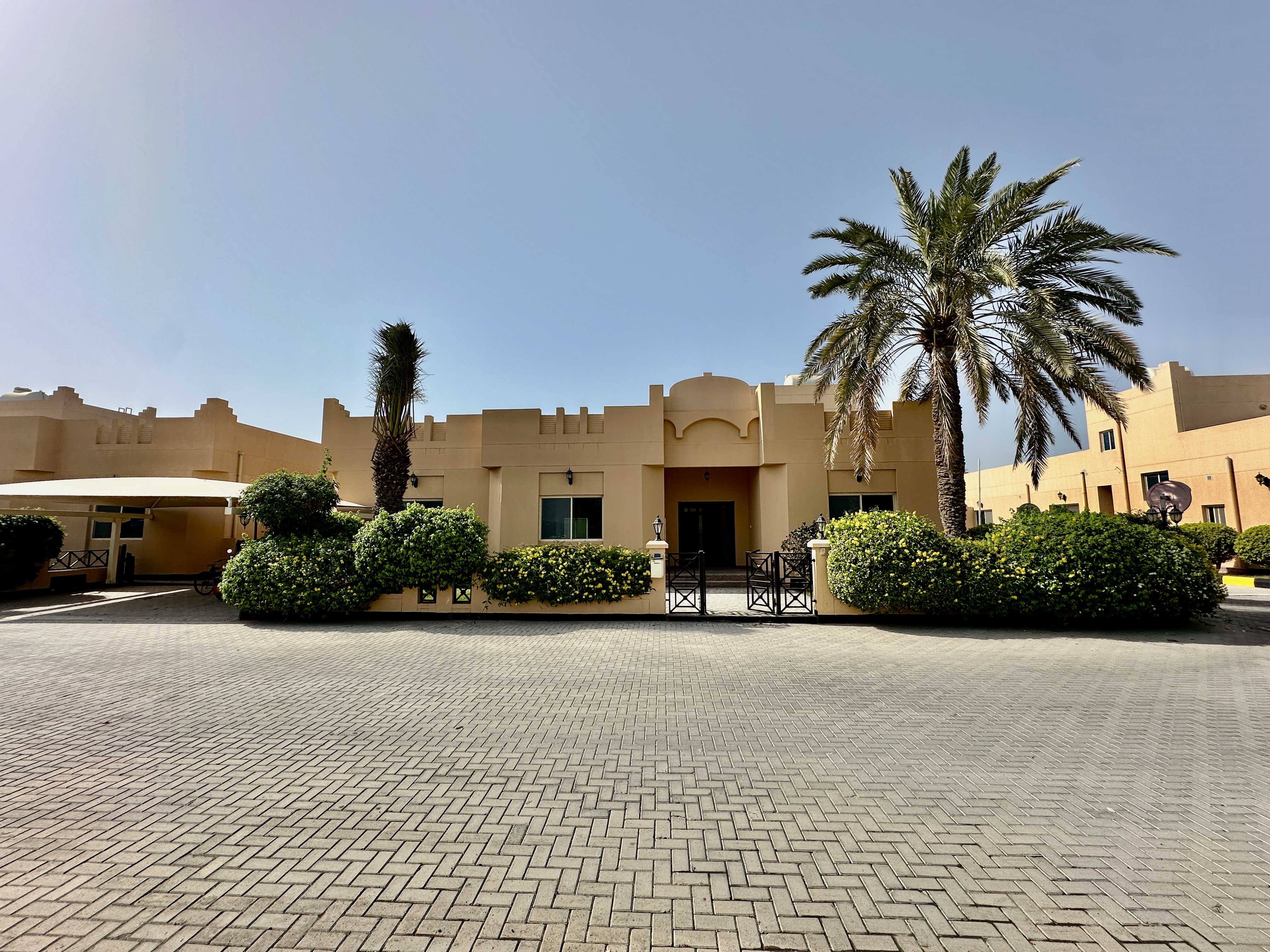 property 2376 image 0