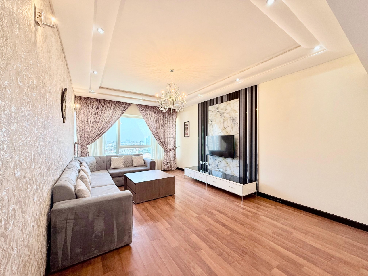 property 2403 image 0