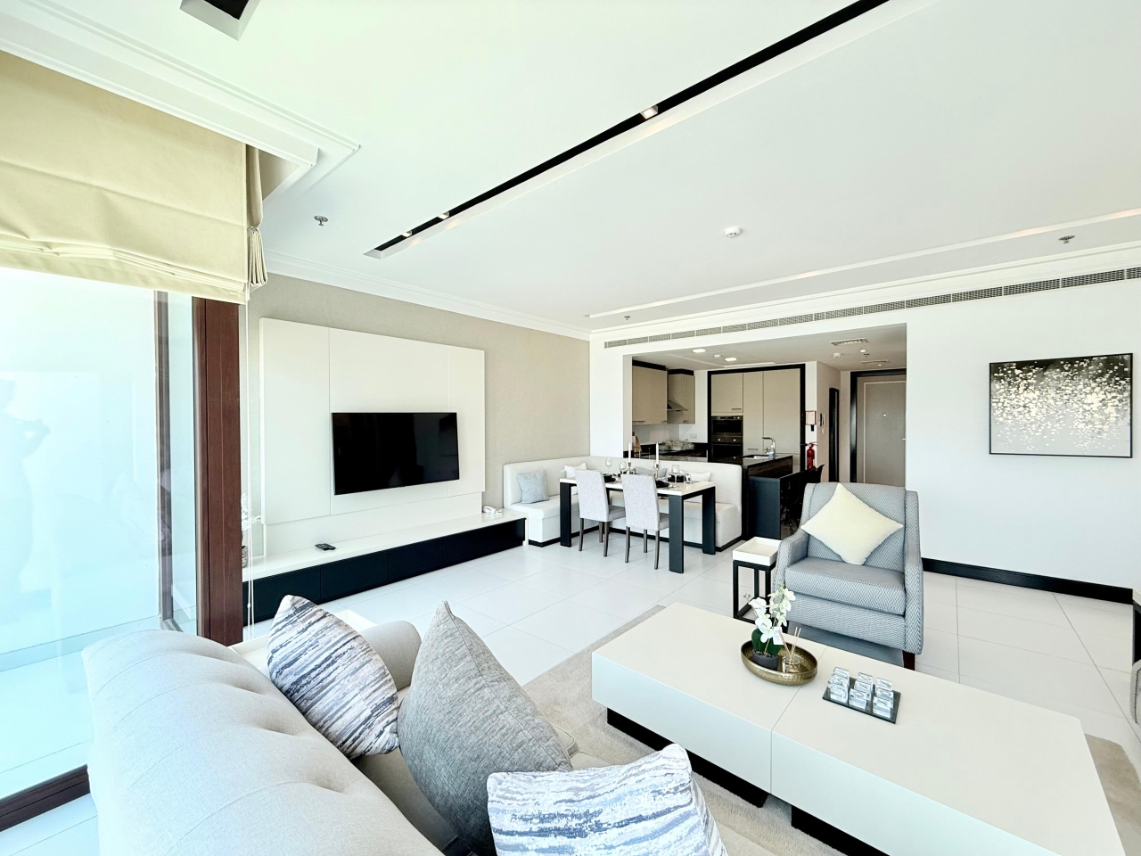 property 2404 image 0