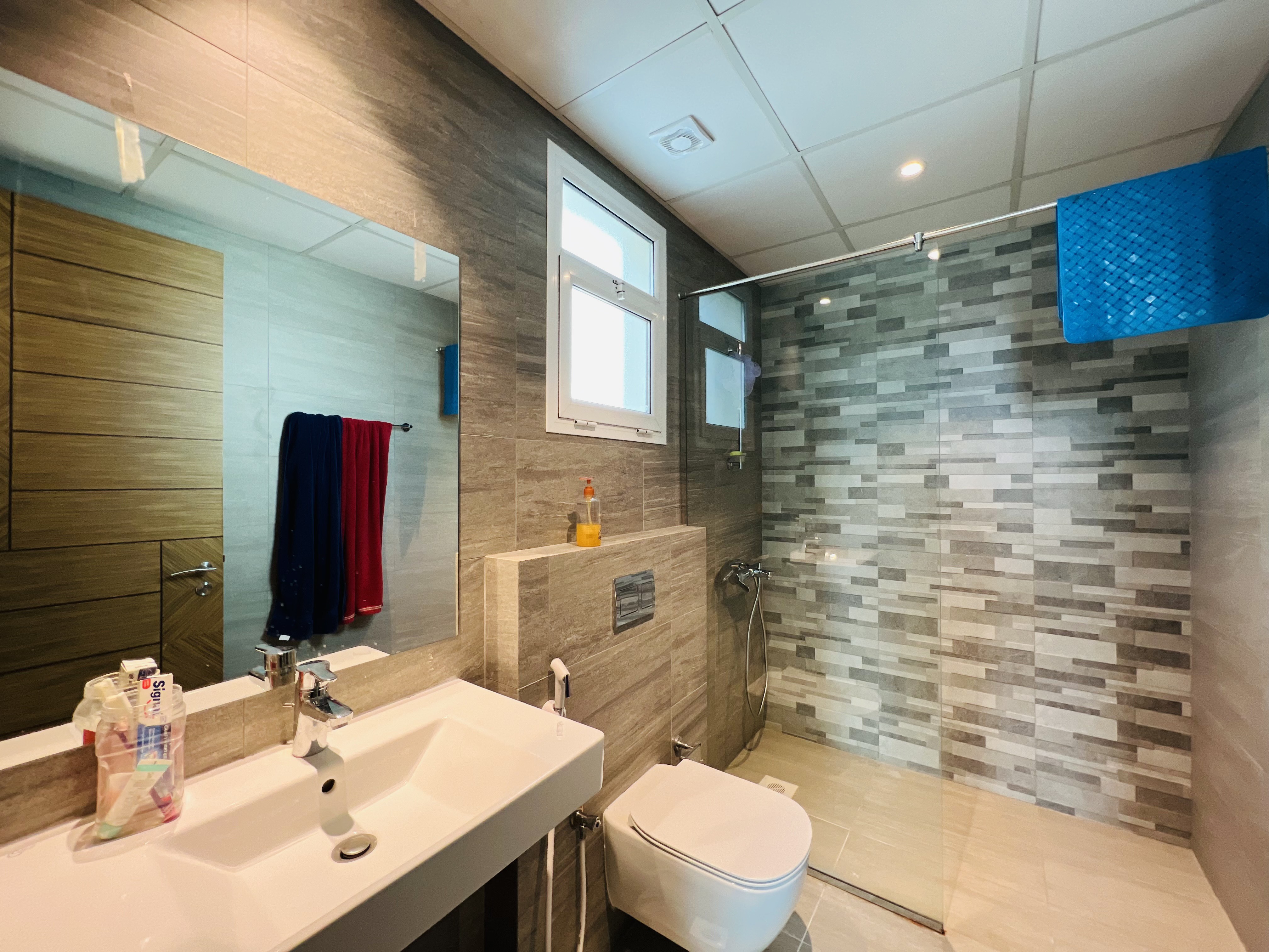 property 2409 image 8