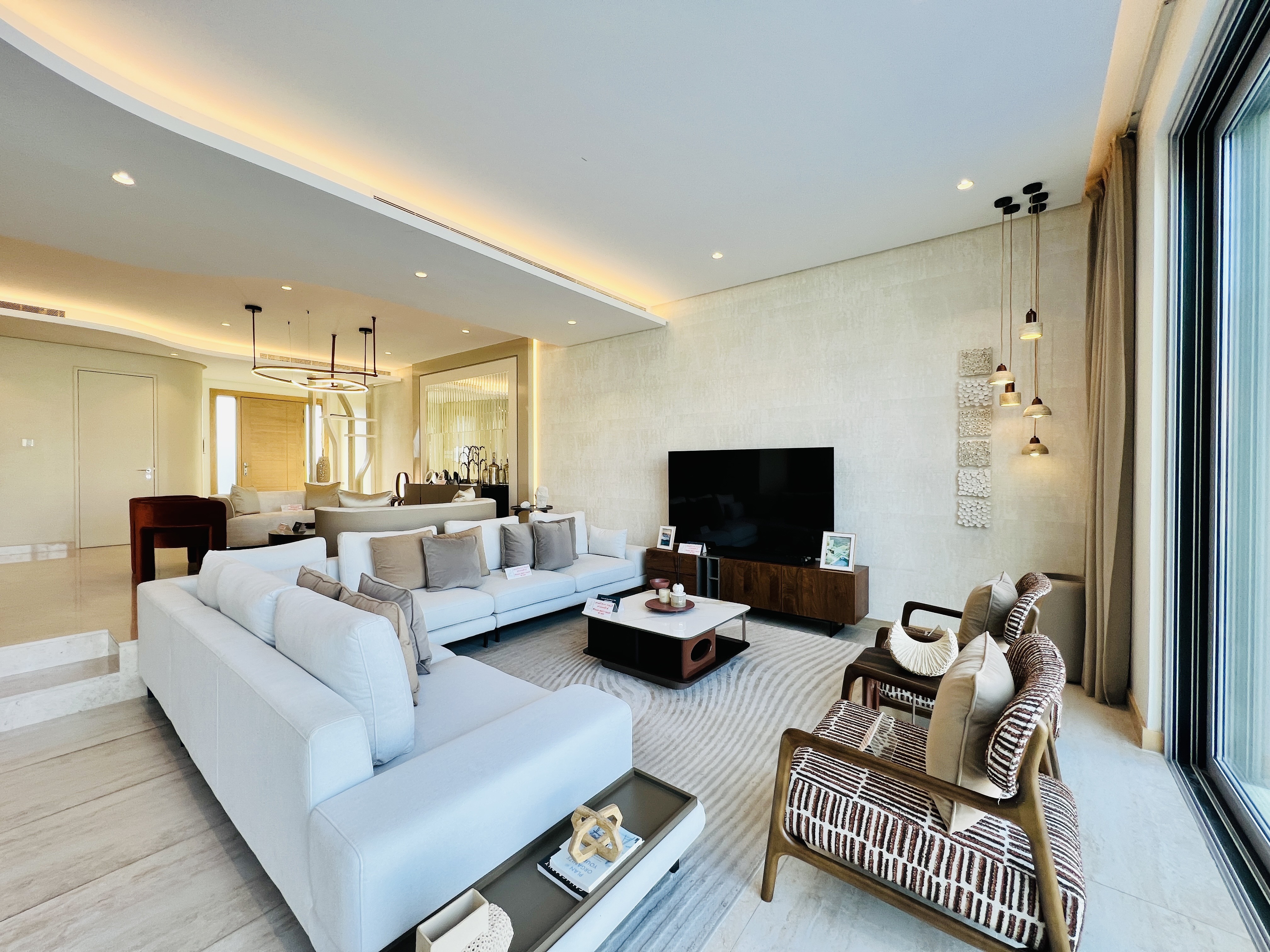 property 2413 image 3