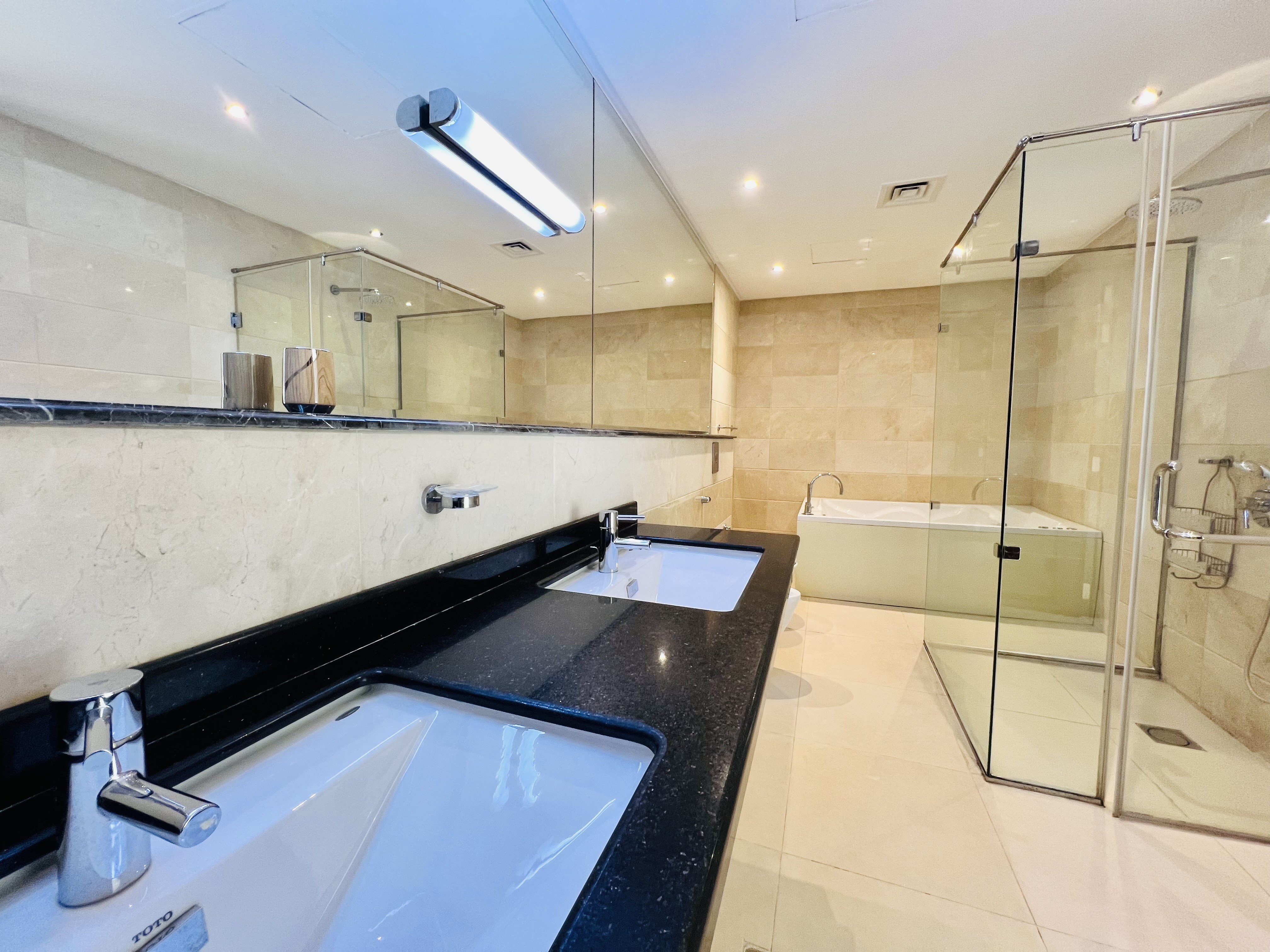property 2426 image 9