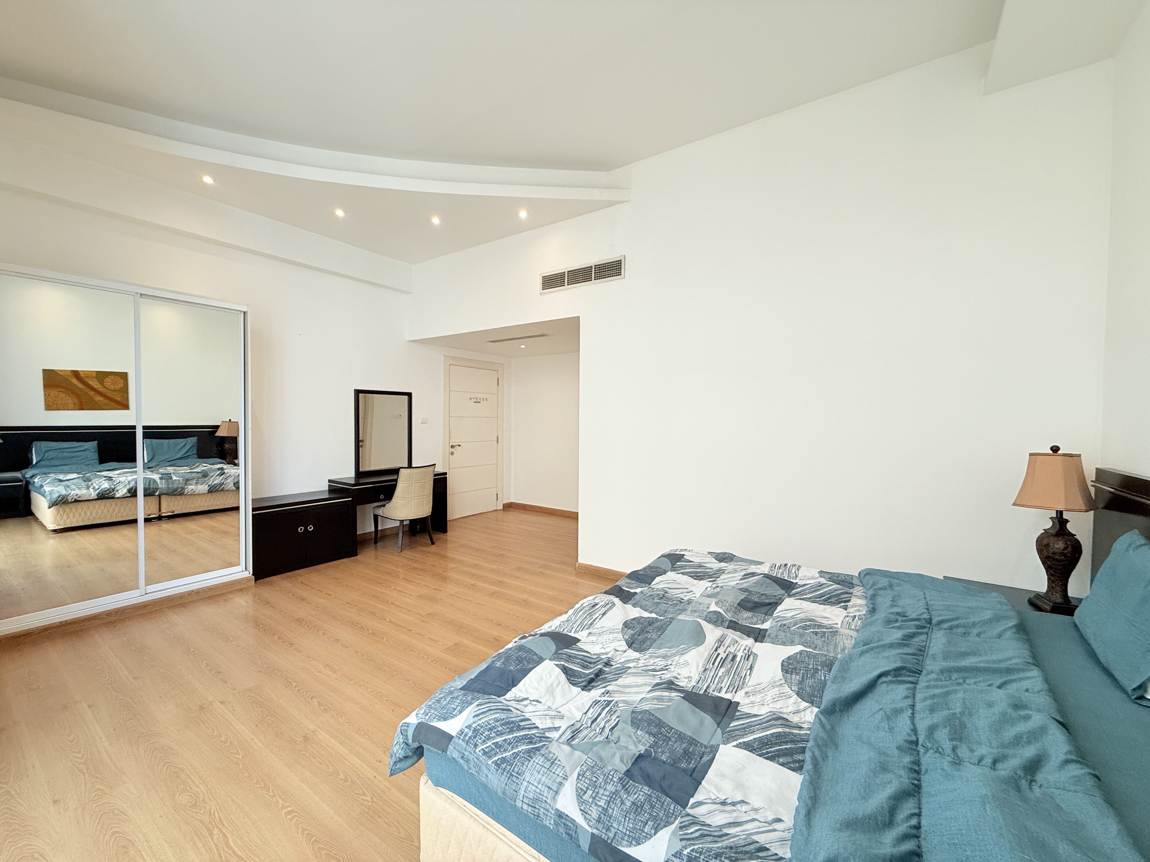 property 2432 image 6