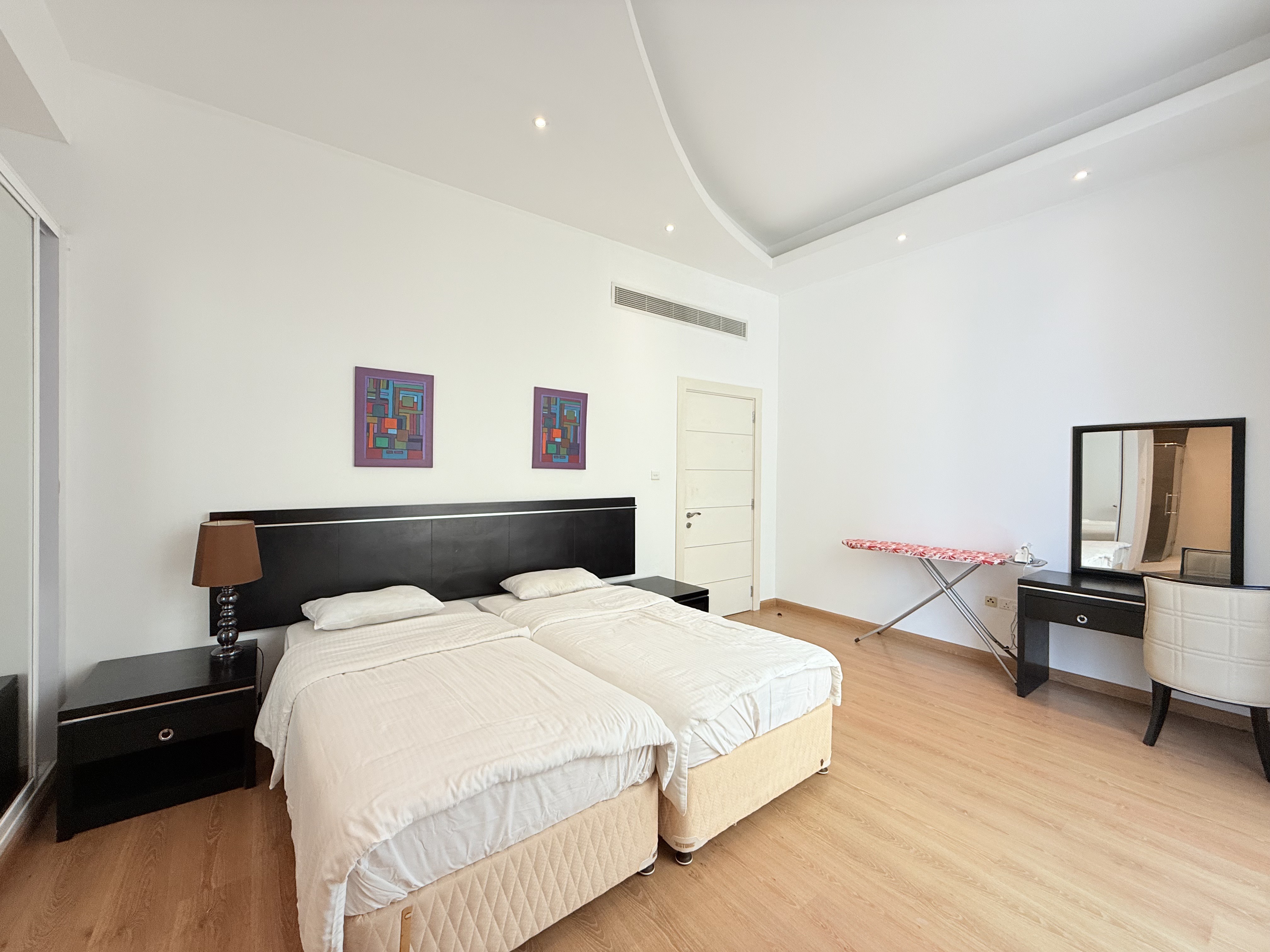 property 2432 image 10
