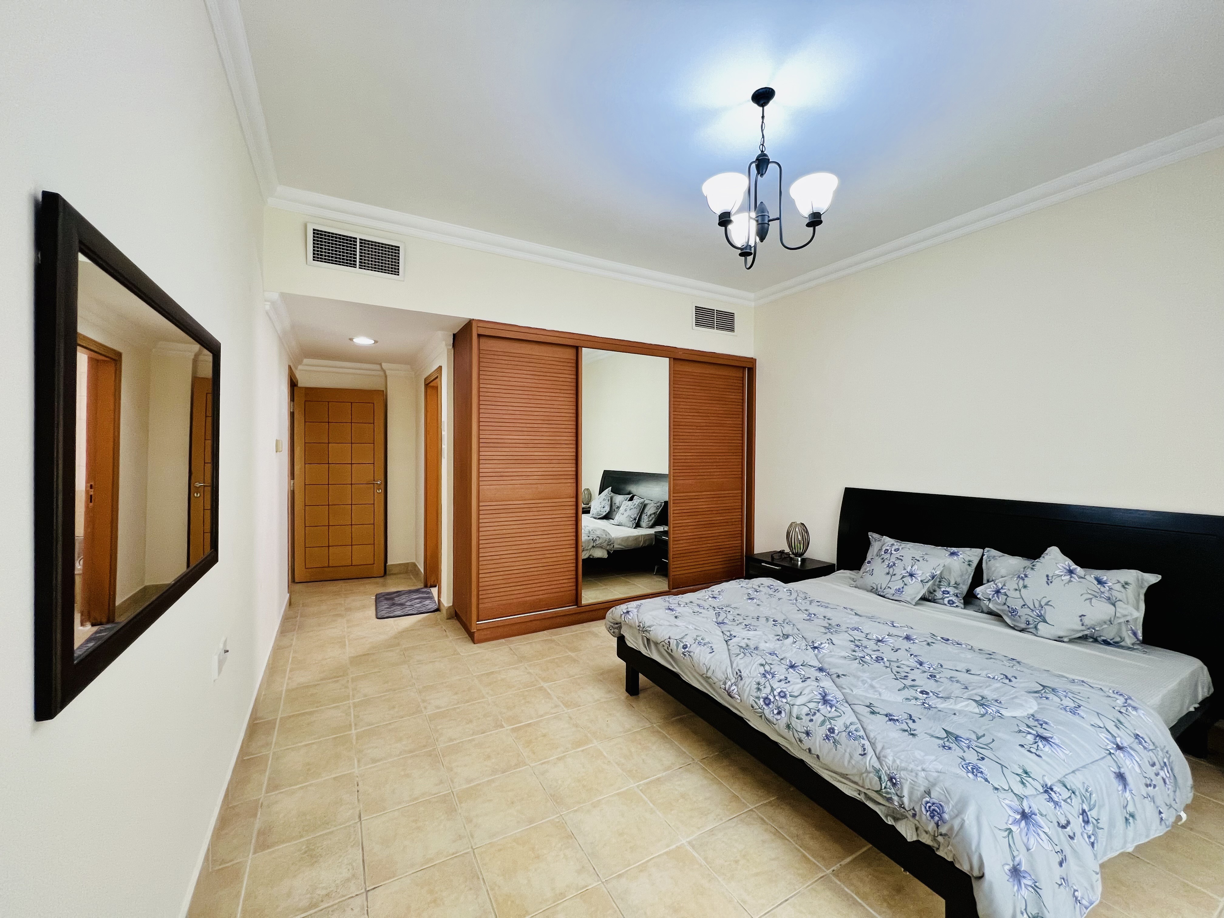 property 2443 image 0
