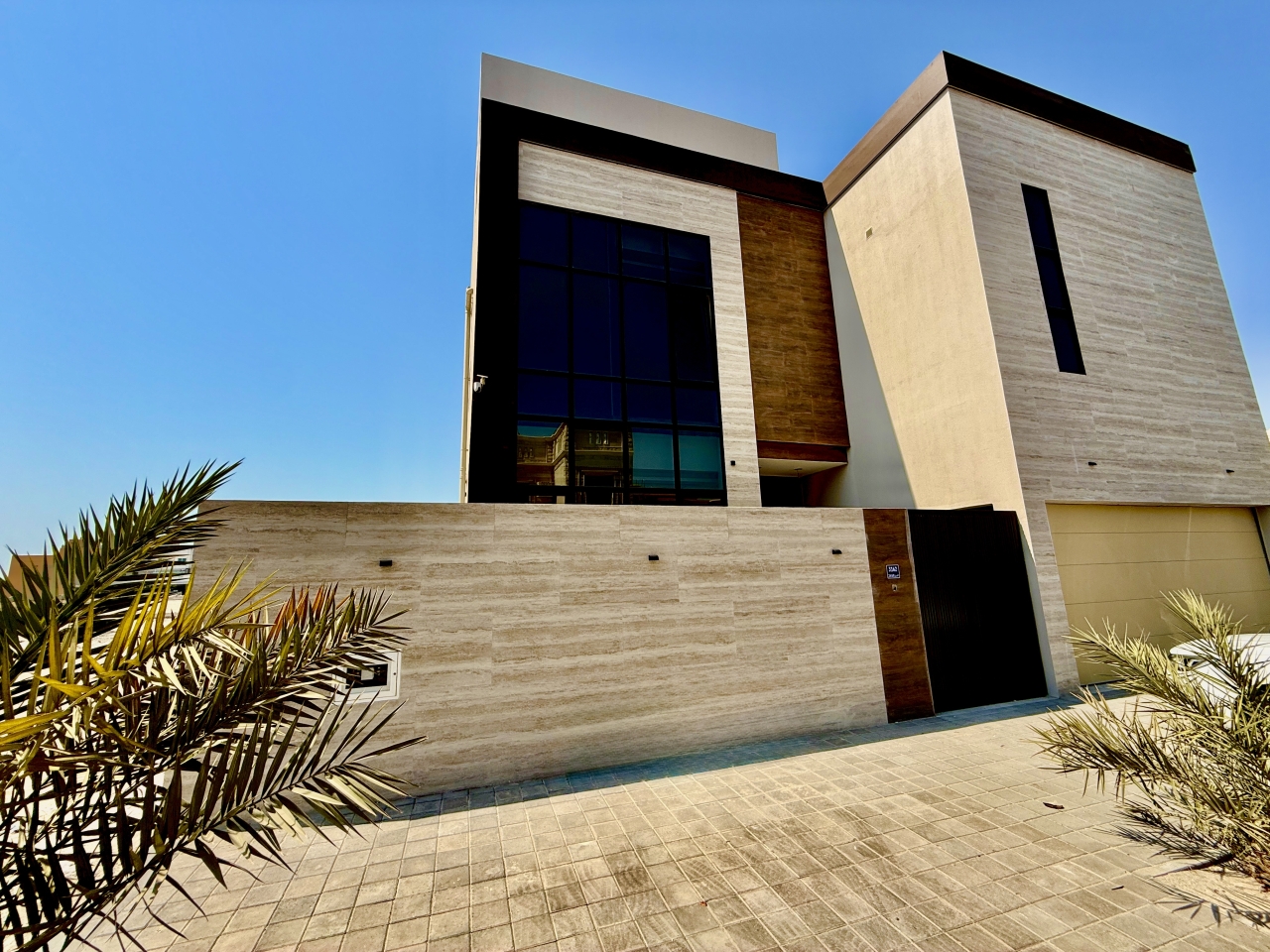 property 2459 image 0