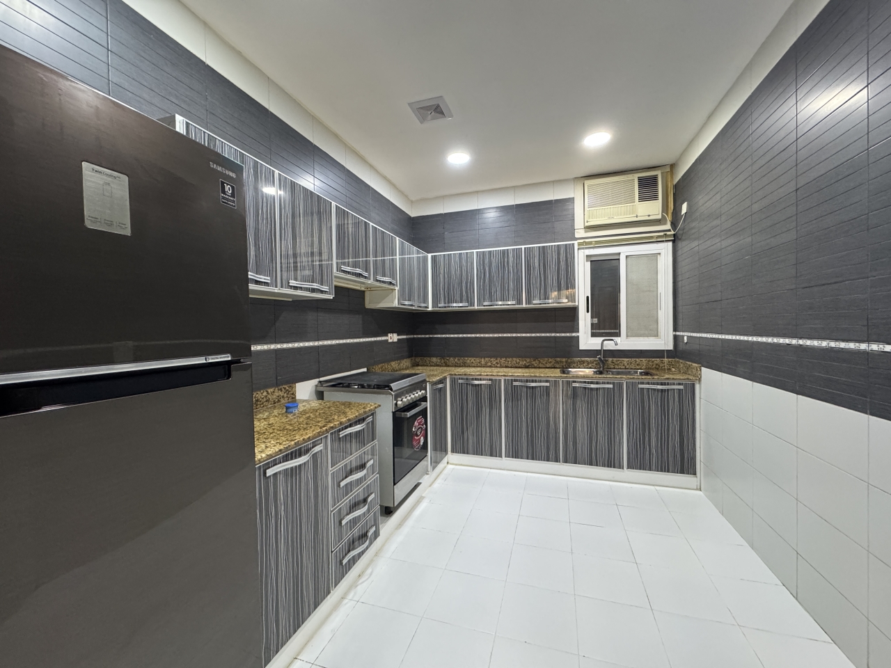 property 2463 image 2