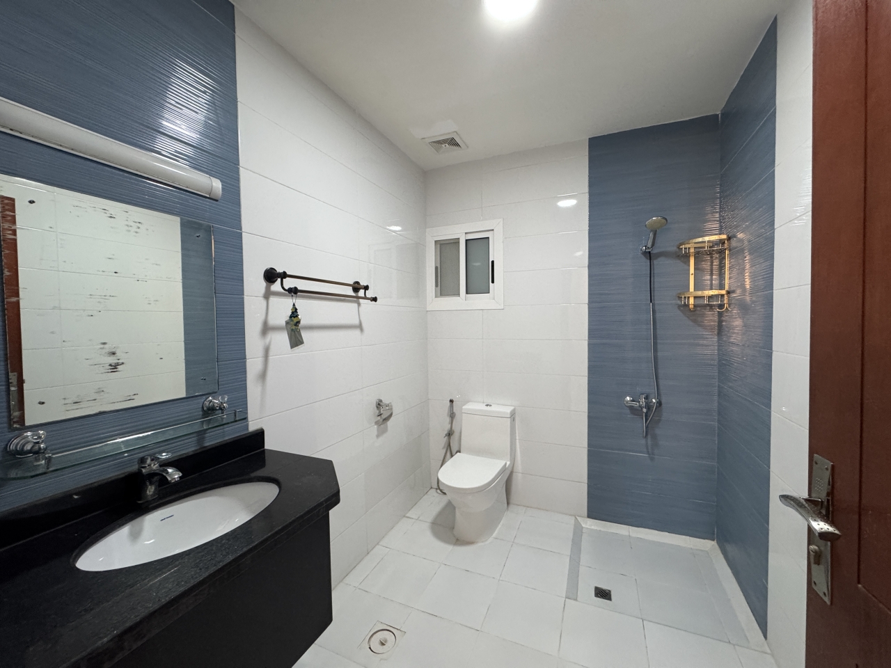 property 2463 image 4