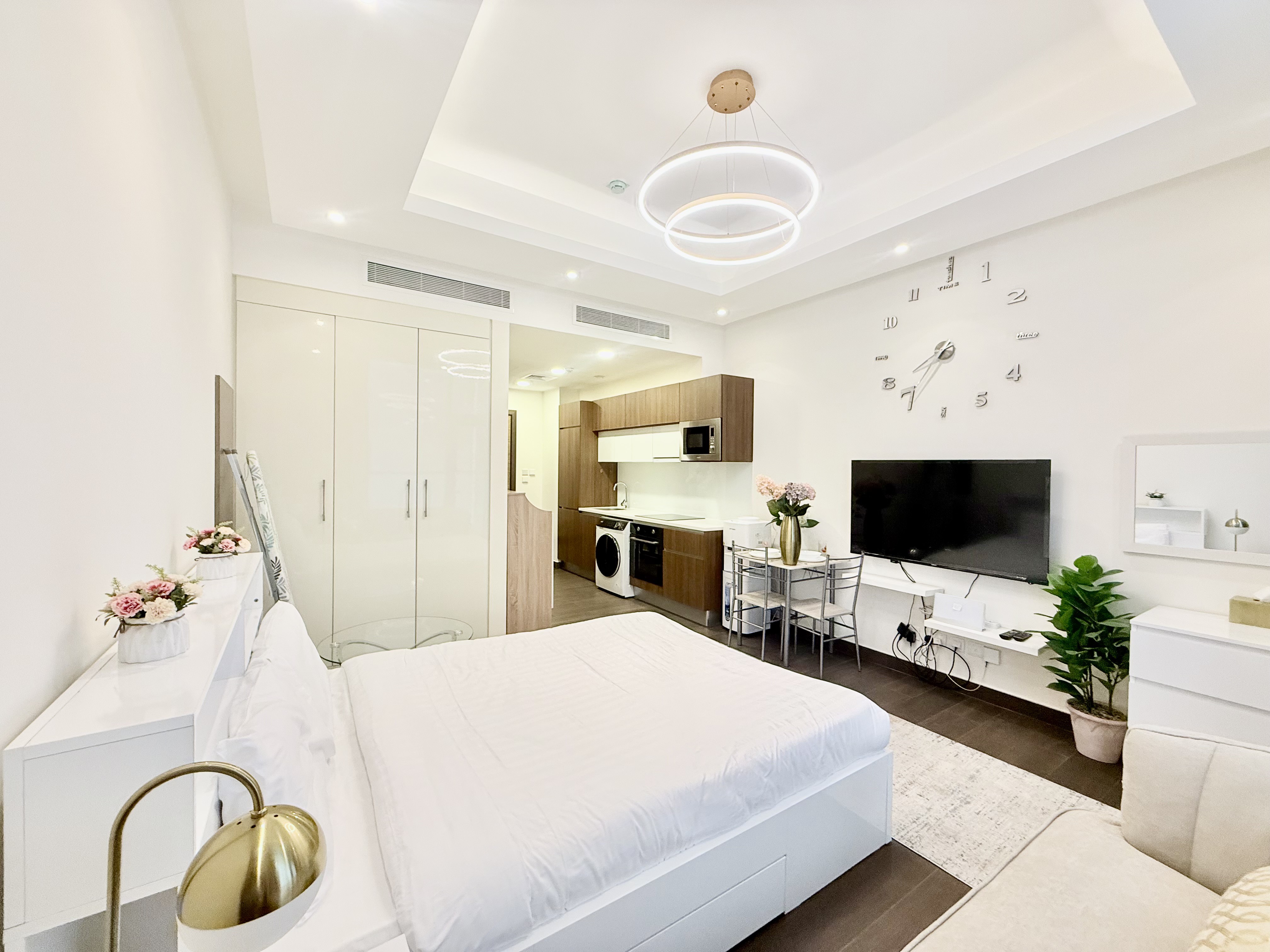 property 2477 image 0