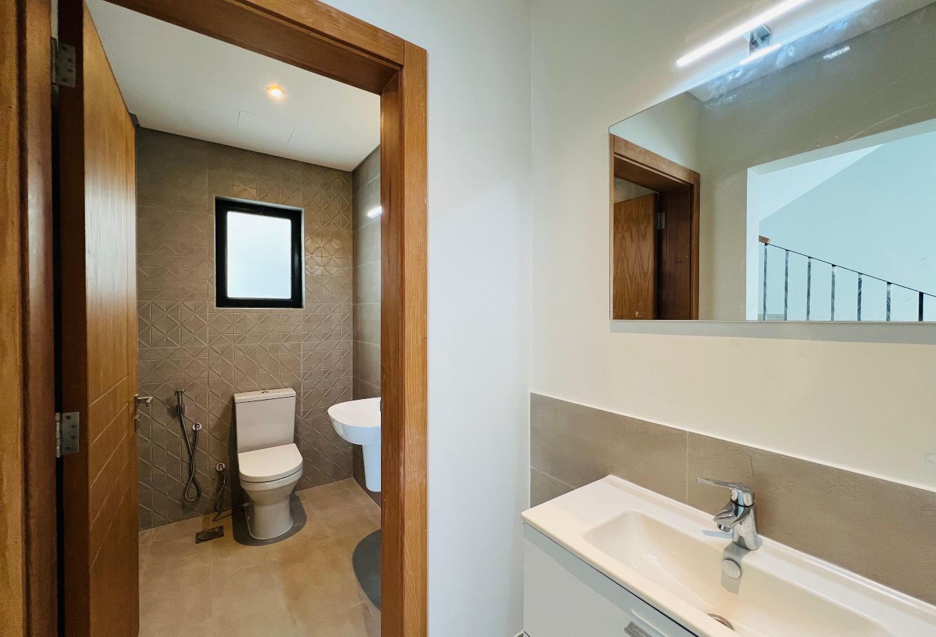 property 2480 image 3