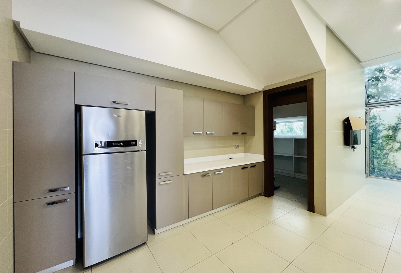 property 2490 image 6
