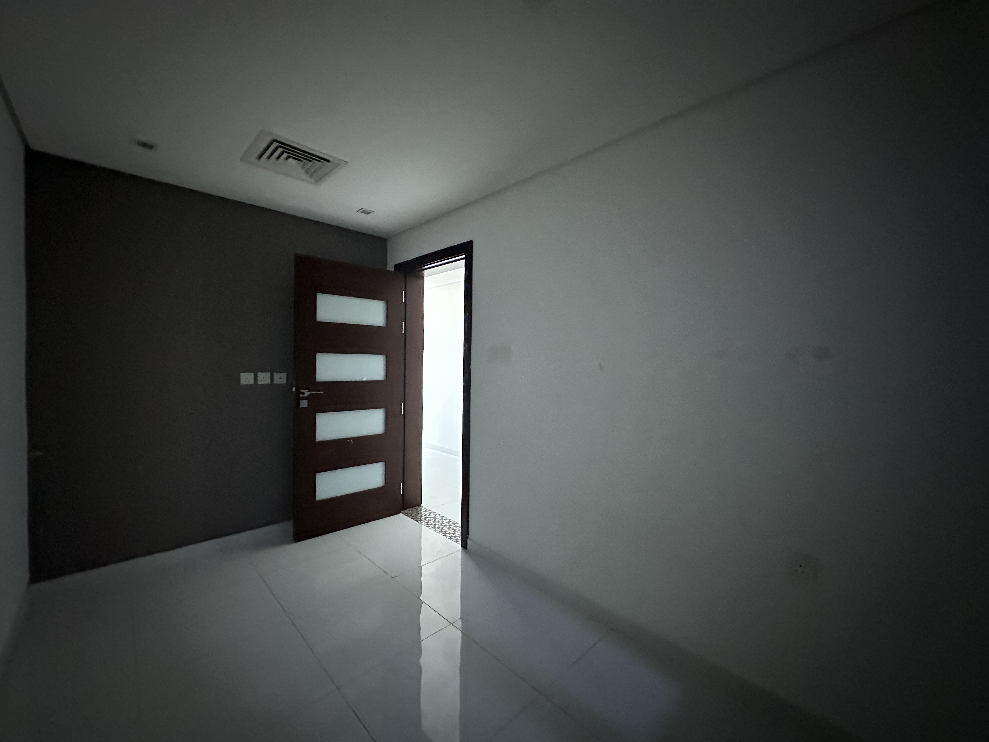 property 2502 image 6