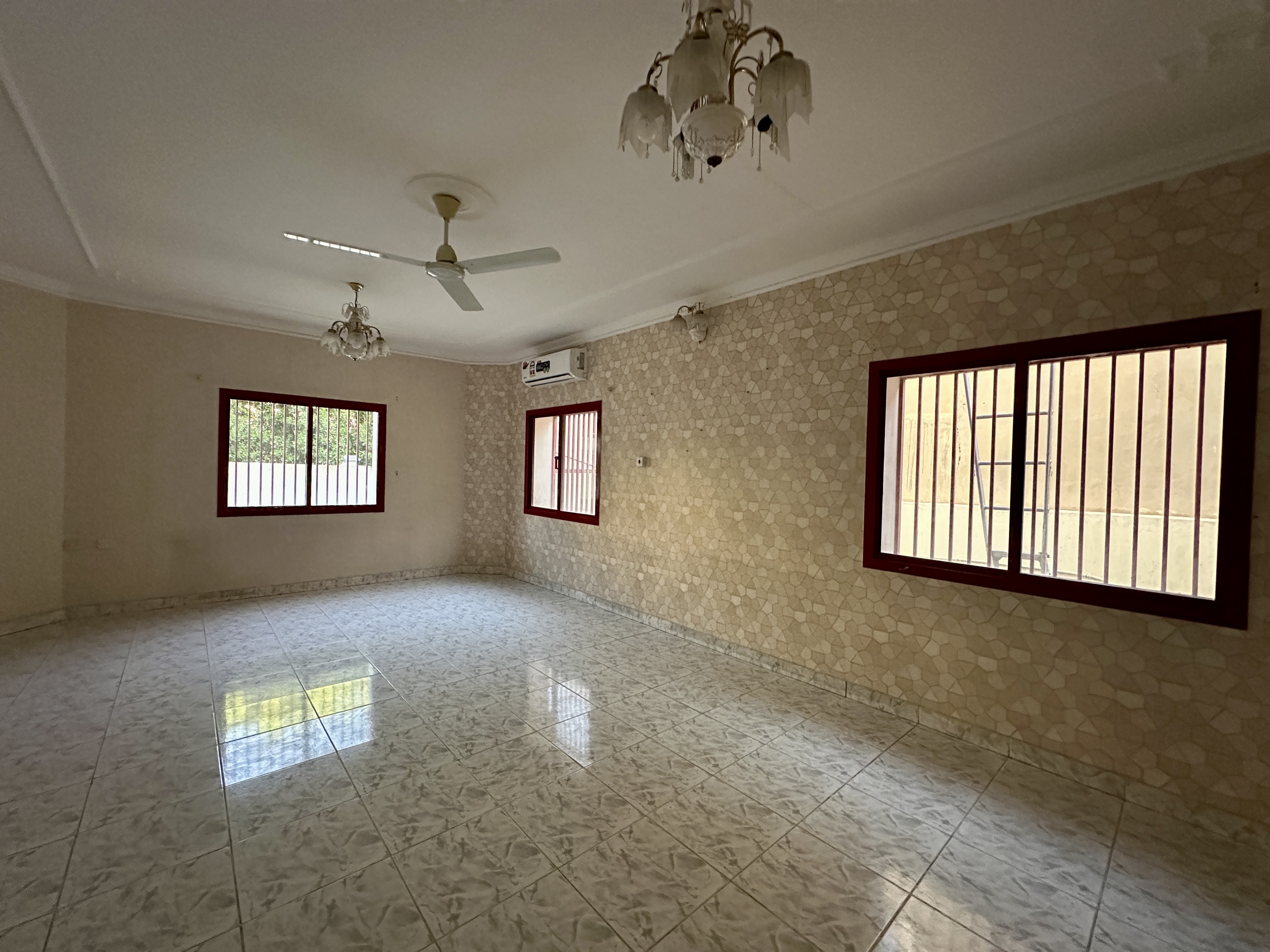 property 2513 image 3