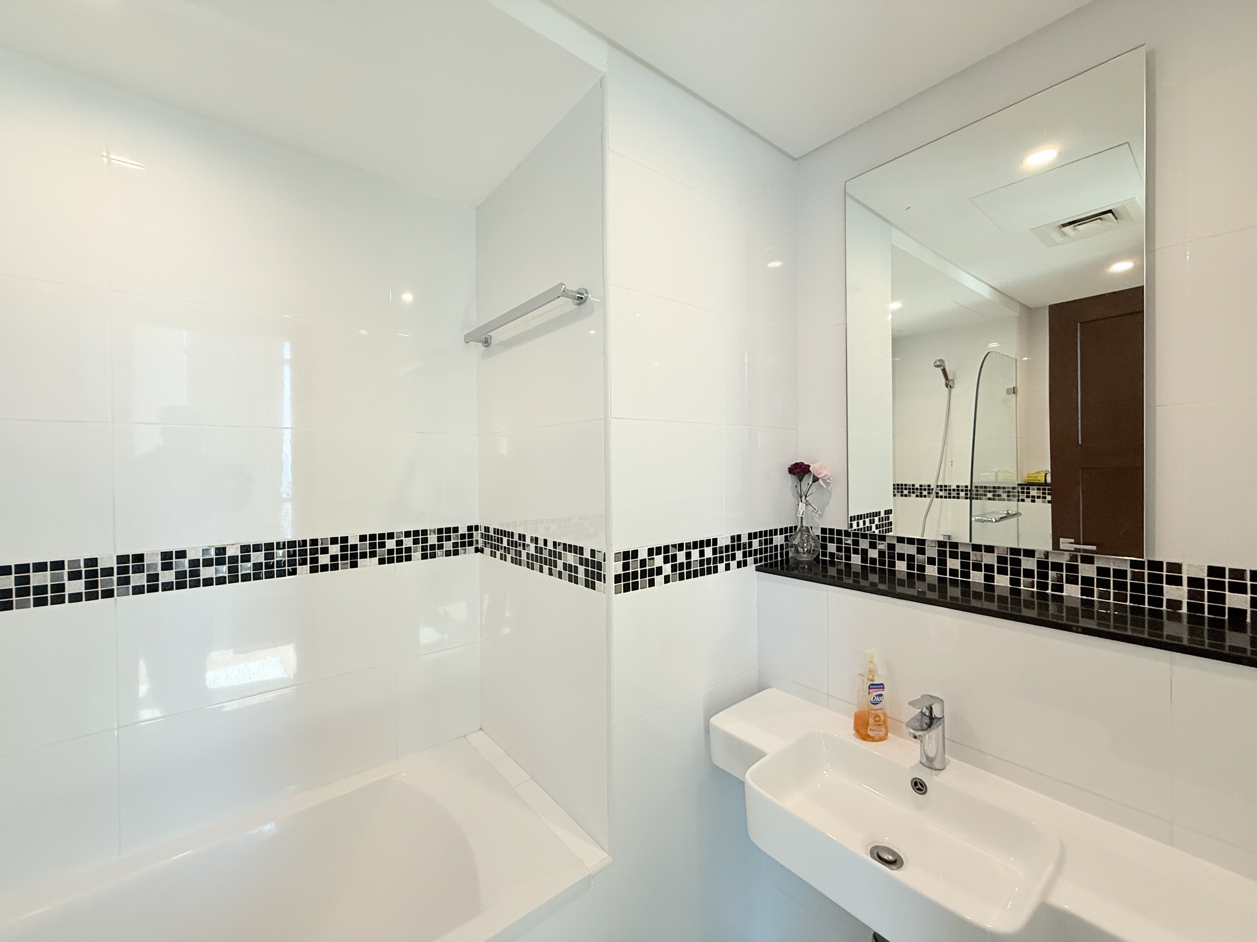 property 2556 image 7