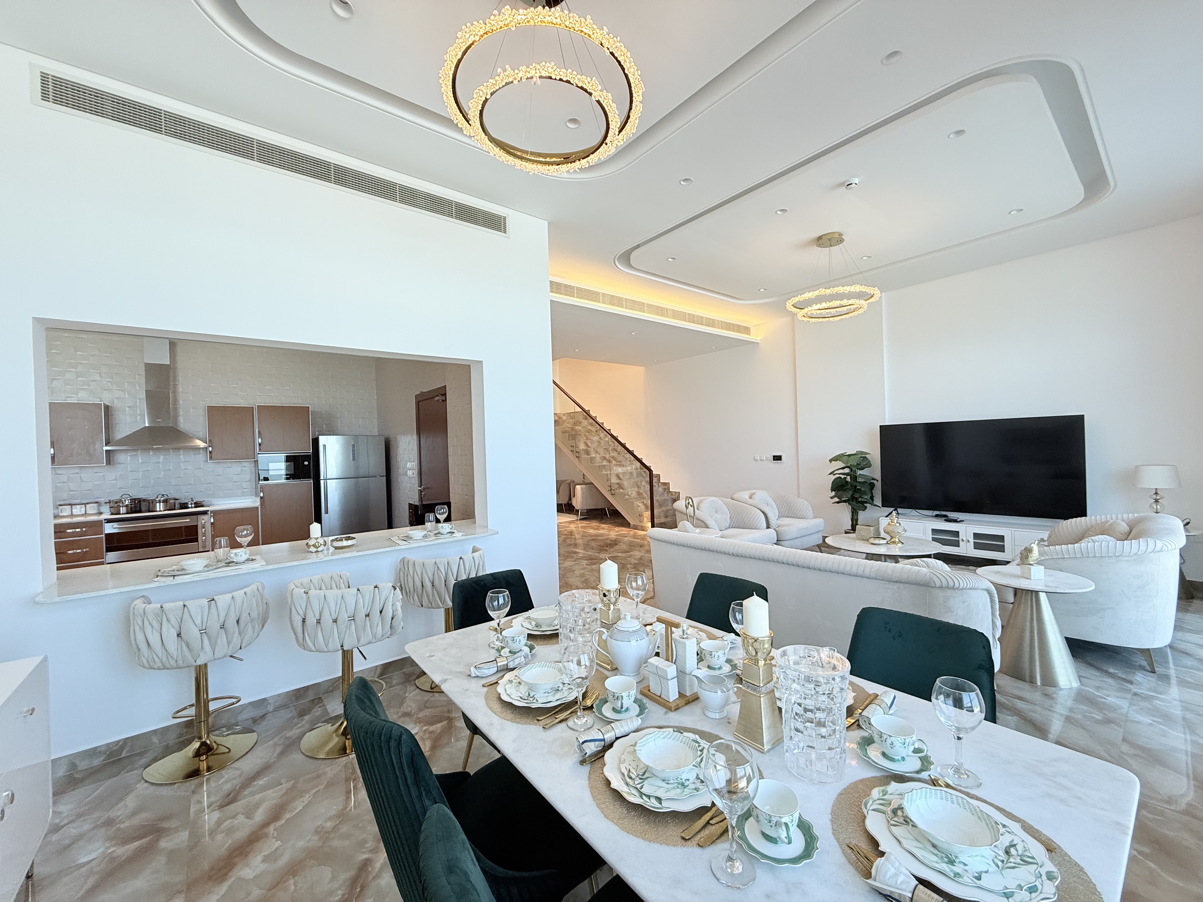 property 2573 image 0