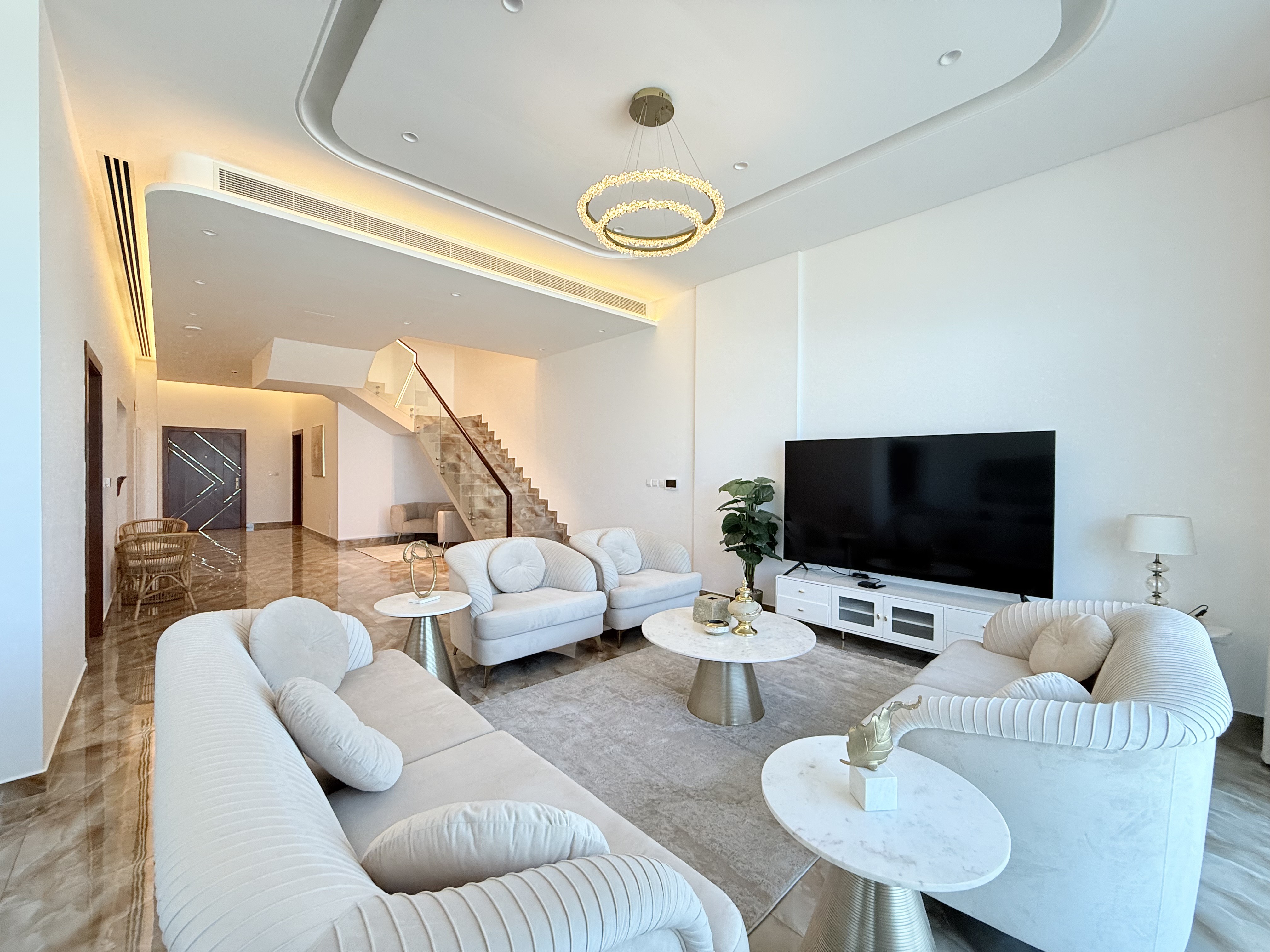 property 2573 image 2