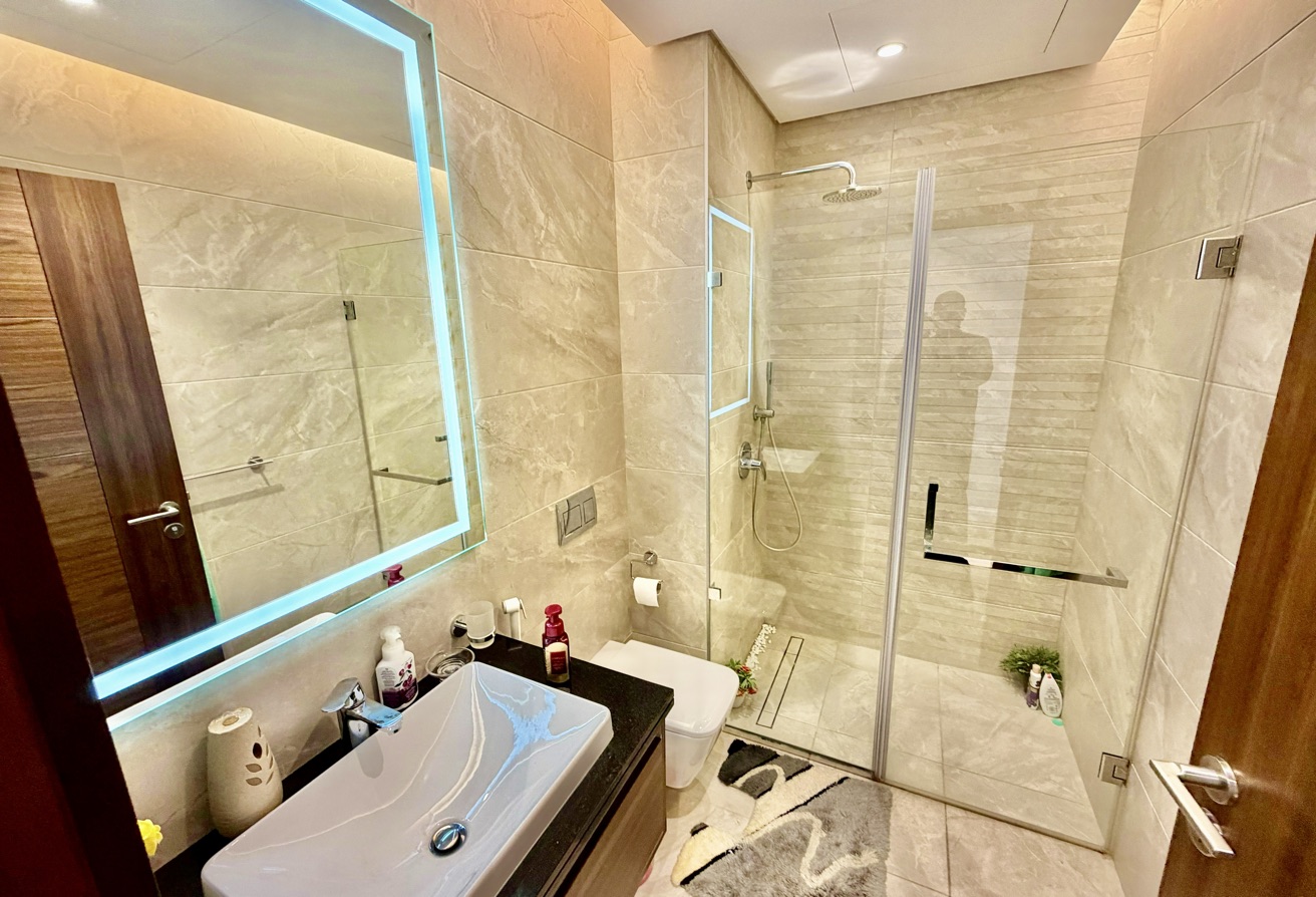 property 2582 image 6
