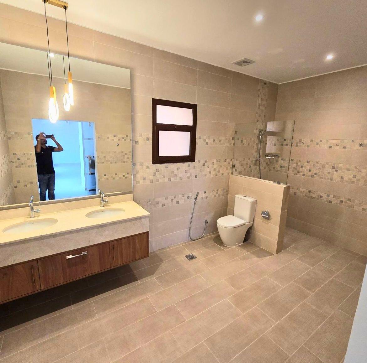 property 2667 image 0