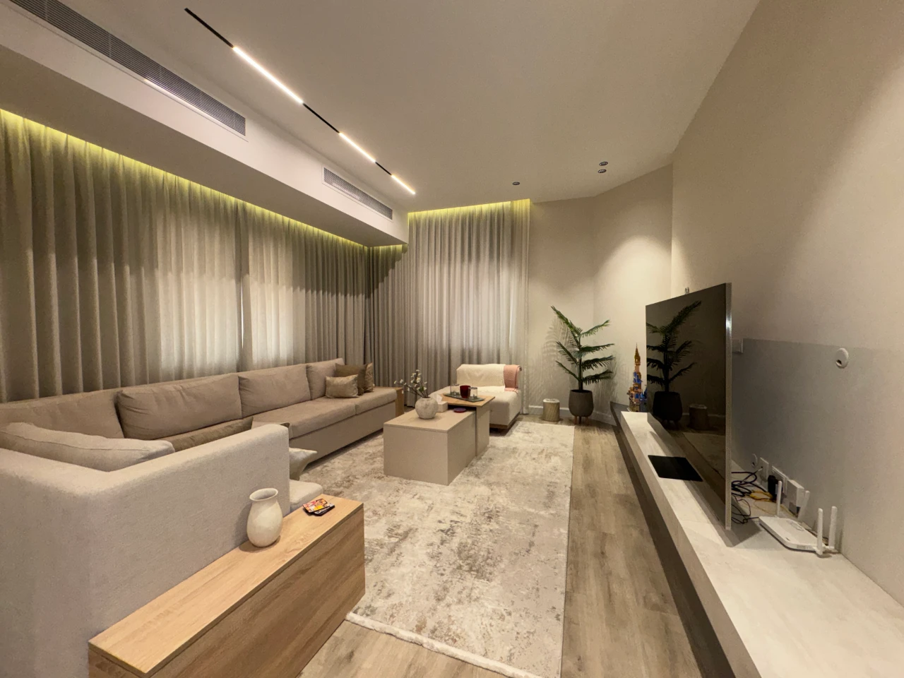 property 2672 image 0