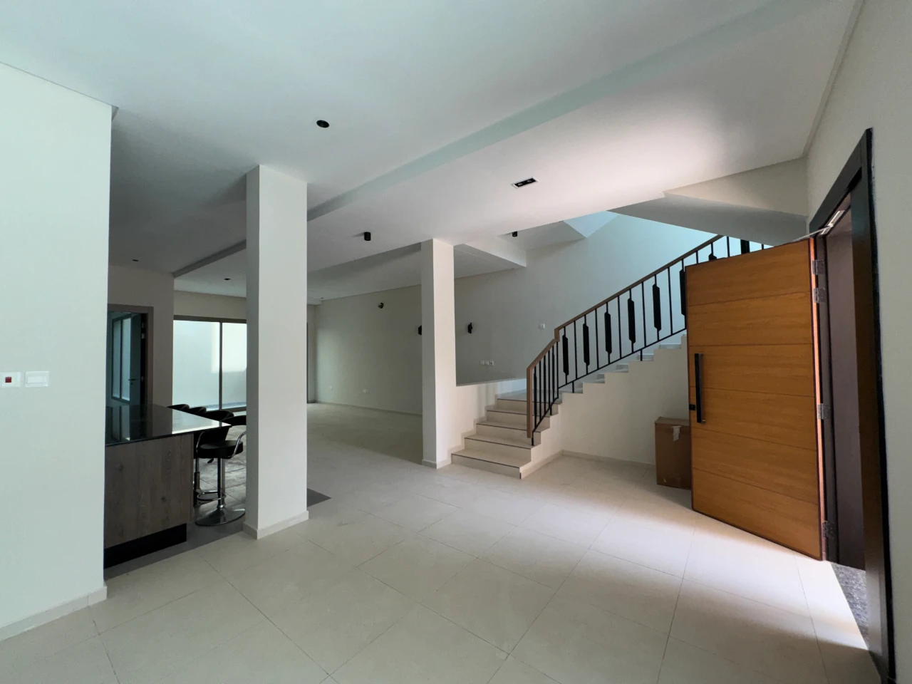 property 2674 image 0