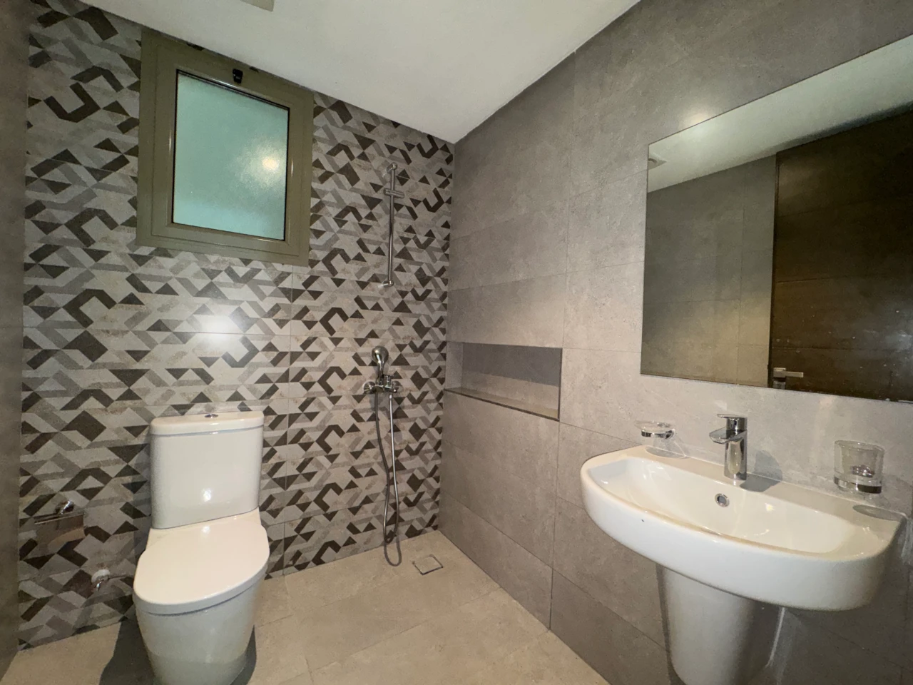 property 2674 image 4